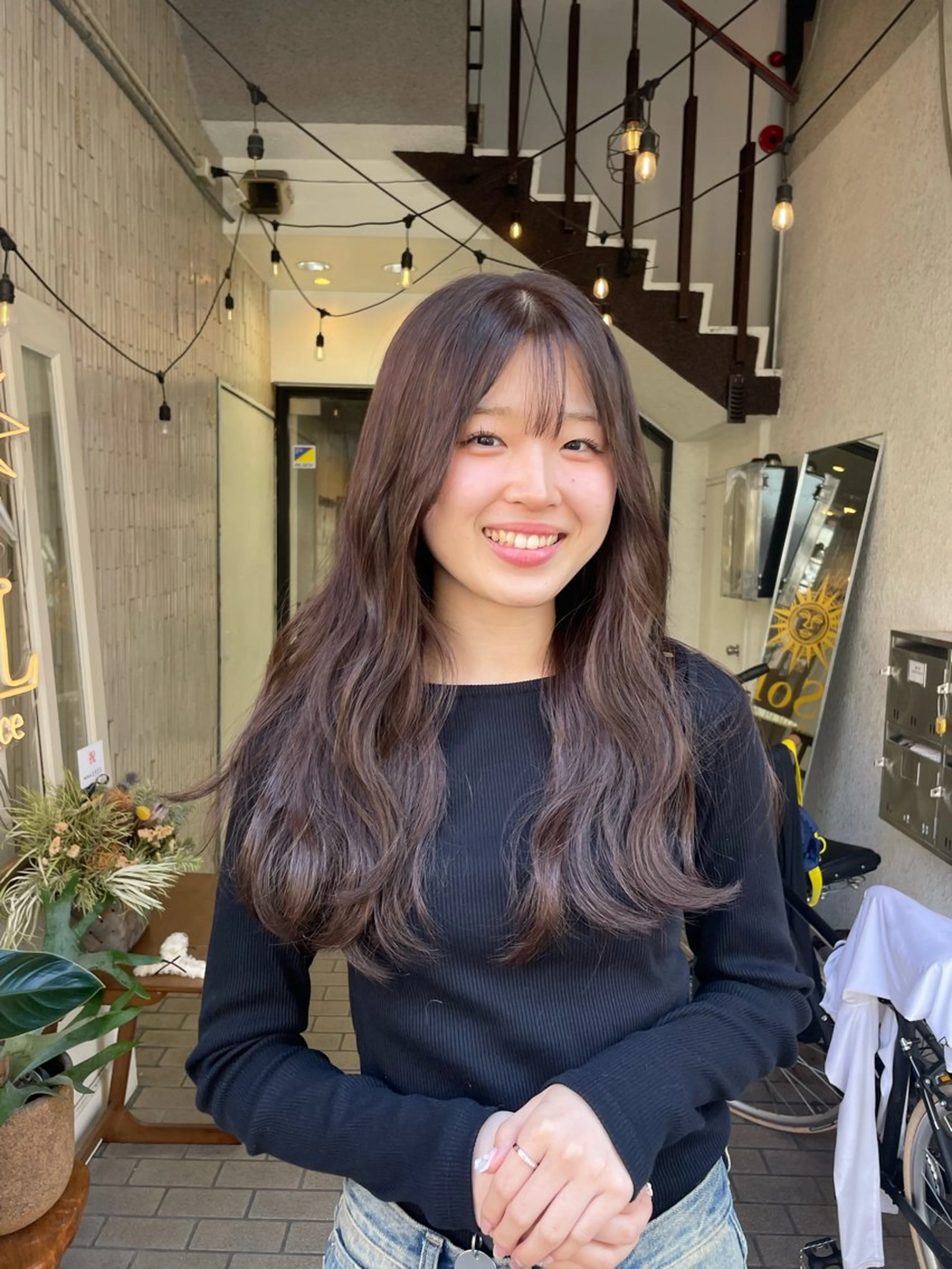 ロング 山本 眞白のヘアスタイル