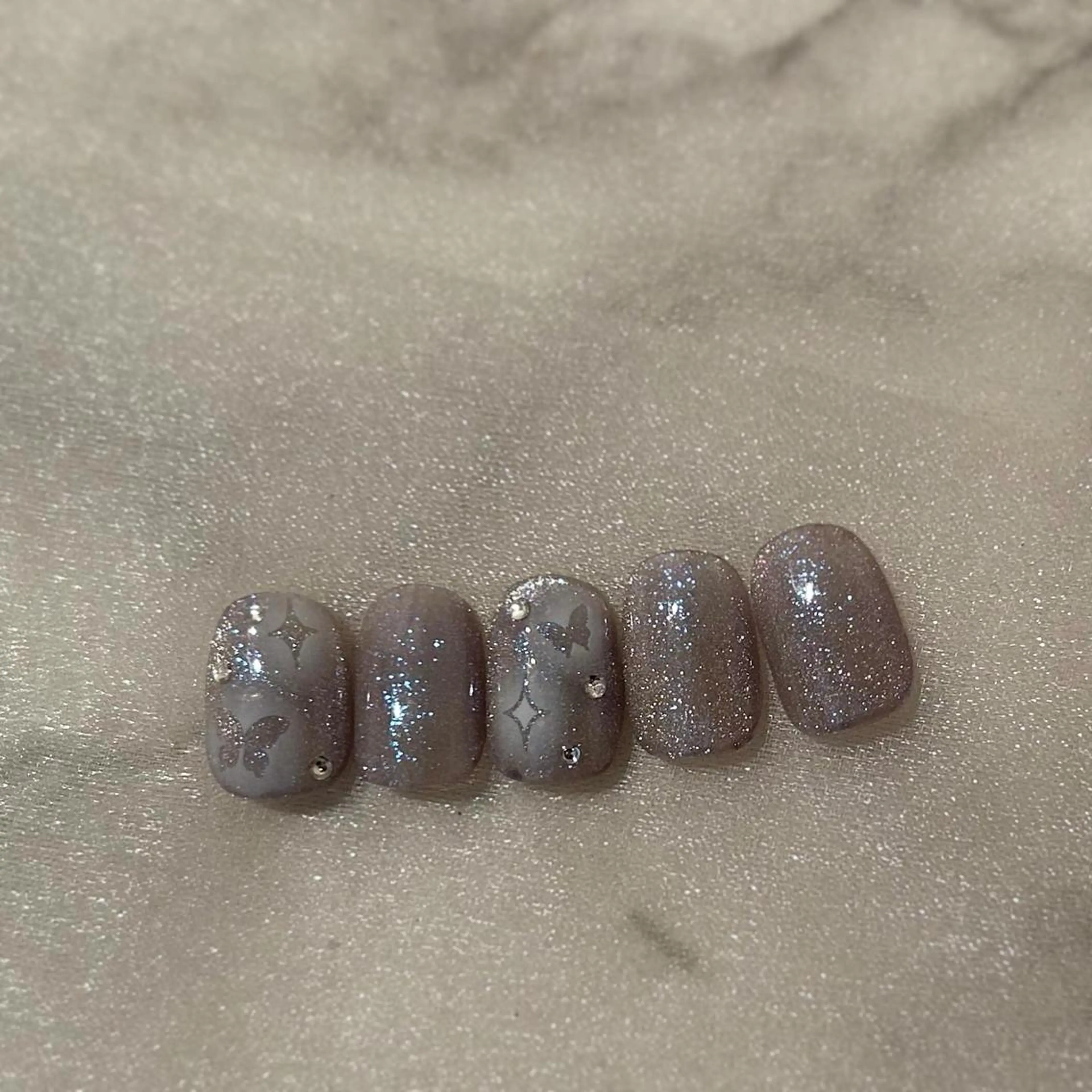 ネイル チークネイル フレンチネイル ガーリー キラキラネイル 韓国ネイル ハンドネイル ハンドケア lyly.nail所属・lylynail YUUKAのネイルデザイン