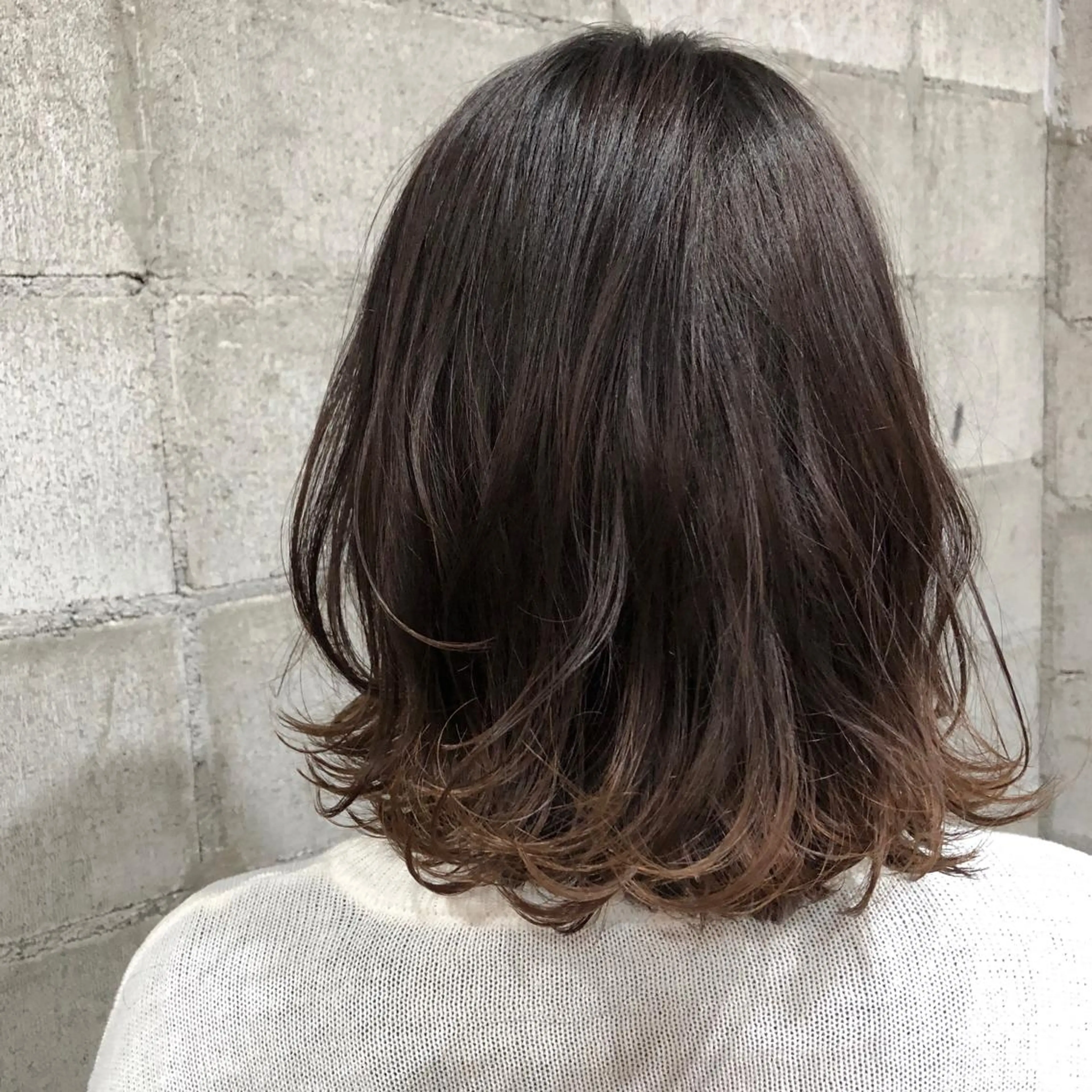 ショート カラー デザインカラー ボブ 外ハネヘア SALOWIN 梅田所属・山口滉斗/美髪 縮毛矯正/髪質改善のヘアスタイル