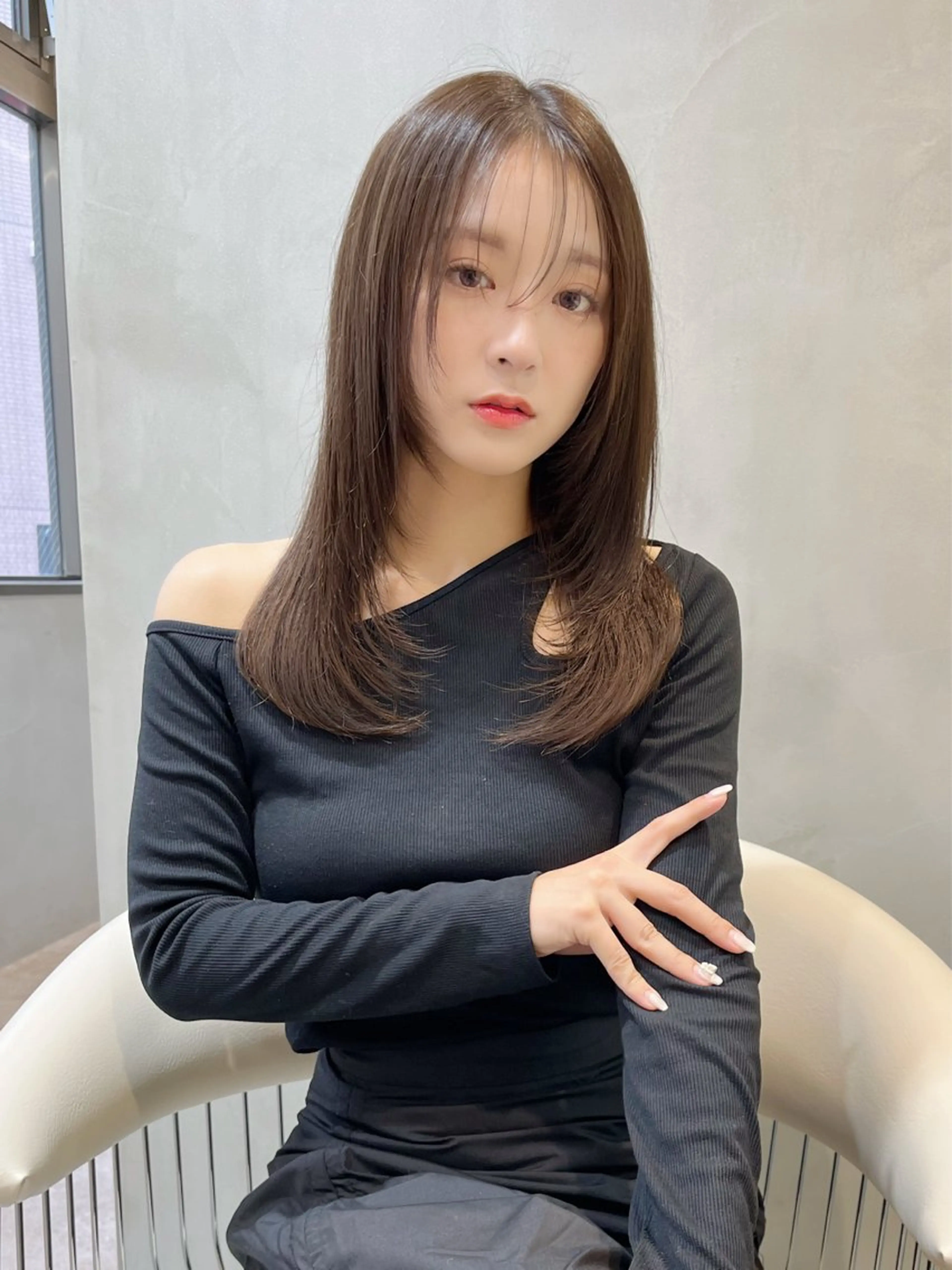 セミロング カラー ベージュカラー グレージュ 韓国風ヘア レイヤーカット ワンホンヘア カット ヘアカラー トリートメント 大人韓国ヘア🇰🇷 蒲生優のヘアスタイル