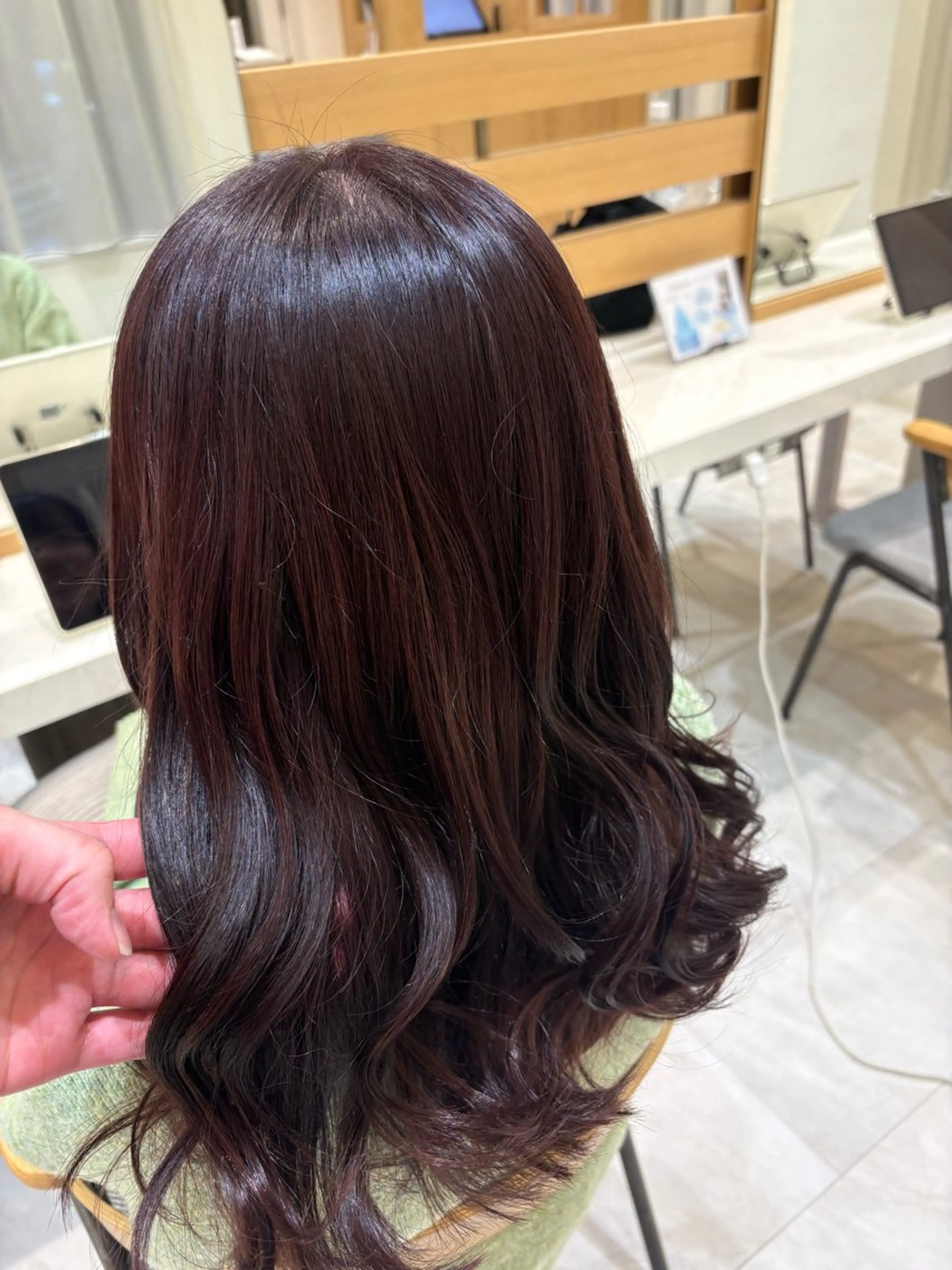 セミロング カラー カット ヘアカラー 脇尾 百花のヘアスタイル