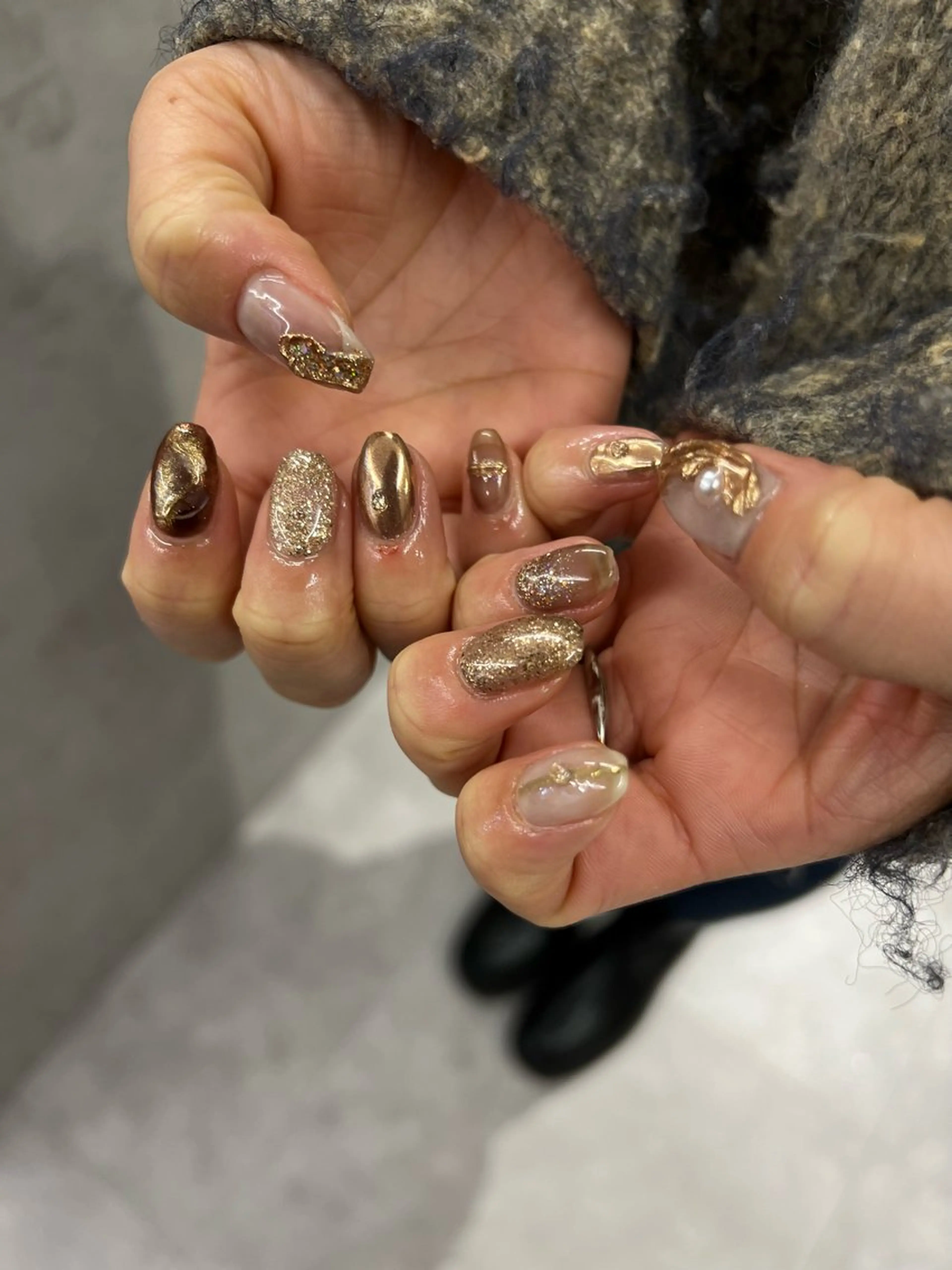 ネイル ブラウン ラメ(グリッター) ニュアンスネイル ハンドネイル ハンドケア Bana_ Nailのネイルデザイン