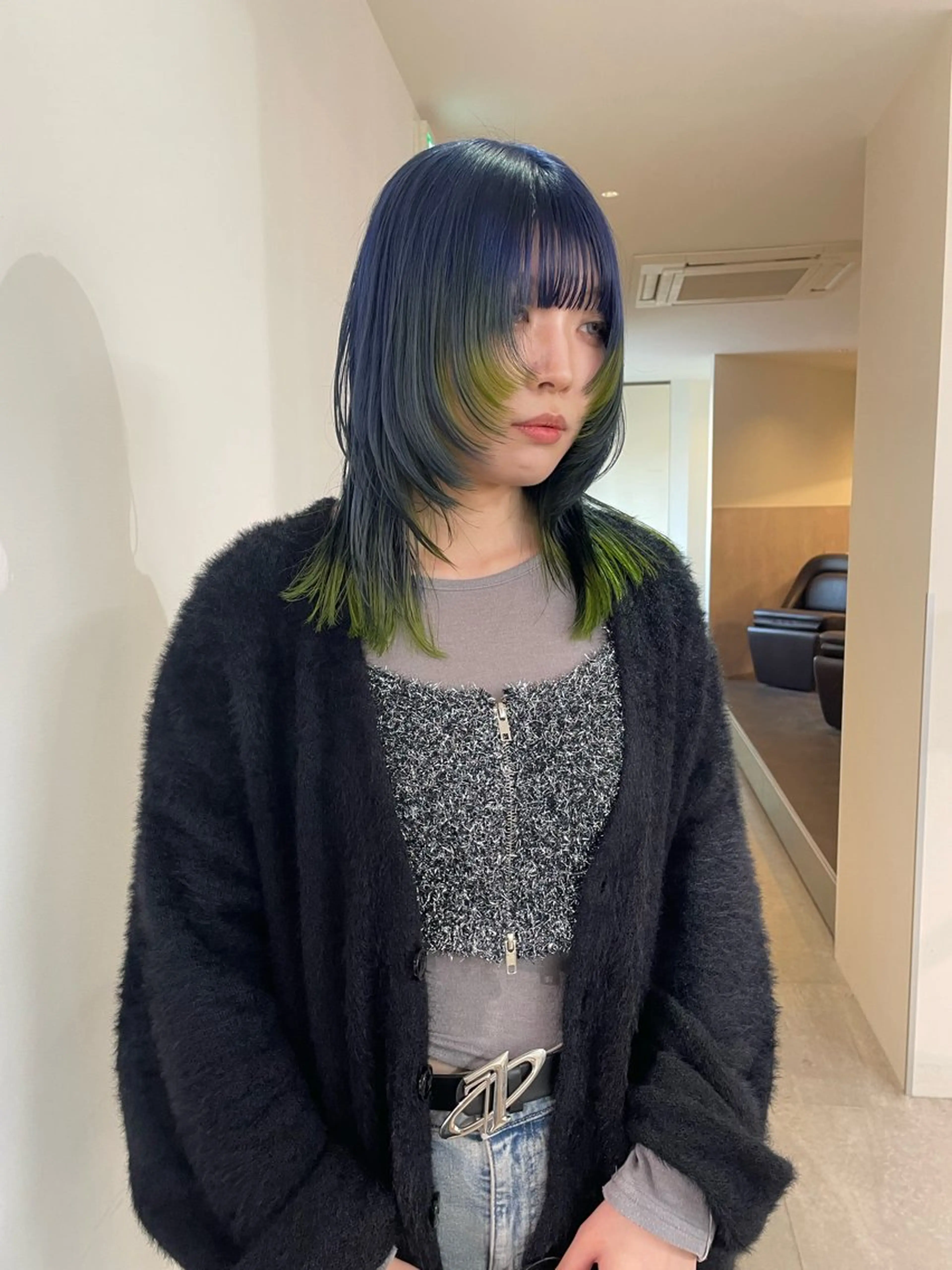 ミディアム レイヤーカット ウルフカット カット ヘアカラー トリートメント MIU/ルーツカラー ボブ/顔周りレイヤーのヘアスタイル