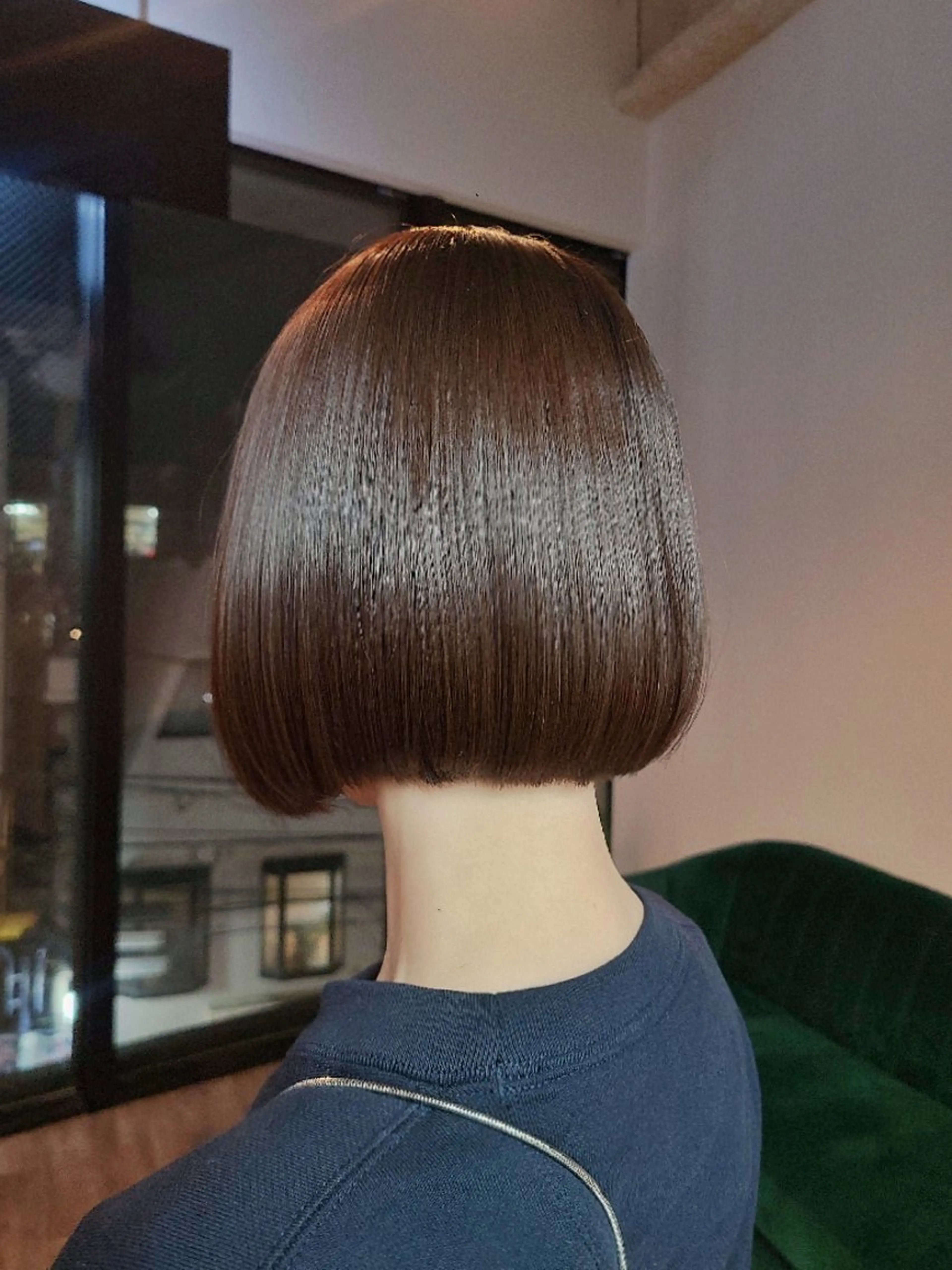 ショート カラー ブラウンカラー ボブ カット yolo.所属・夜特化型ヘアサロン 𓃱yolo.タナベのヘアスタイル