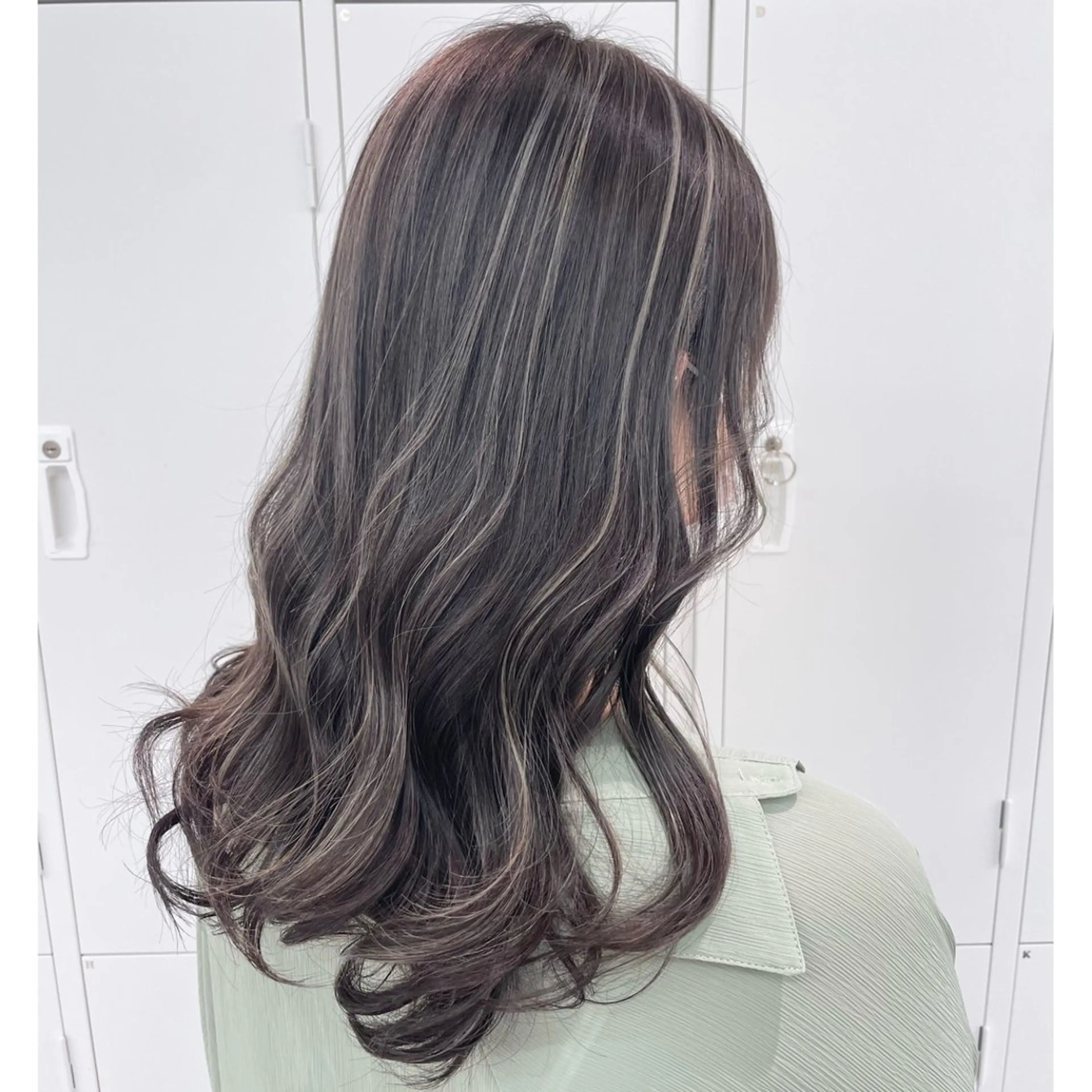 ミディアム カラー カット ヘアカラー トリートメント 奥山義進/ハイトーン /バレイヤージュのヘアスタイル
