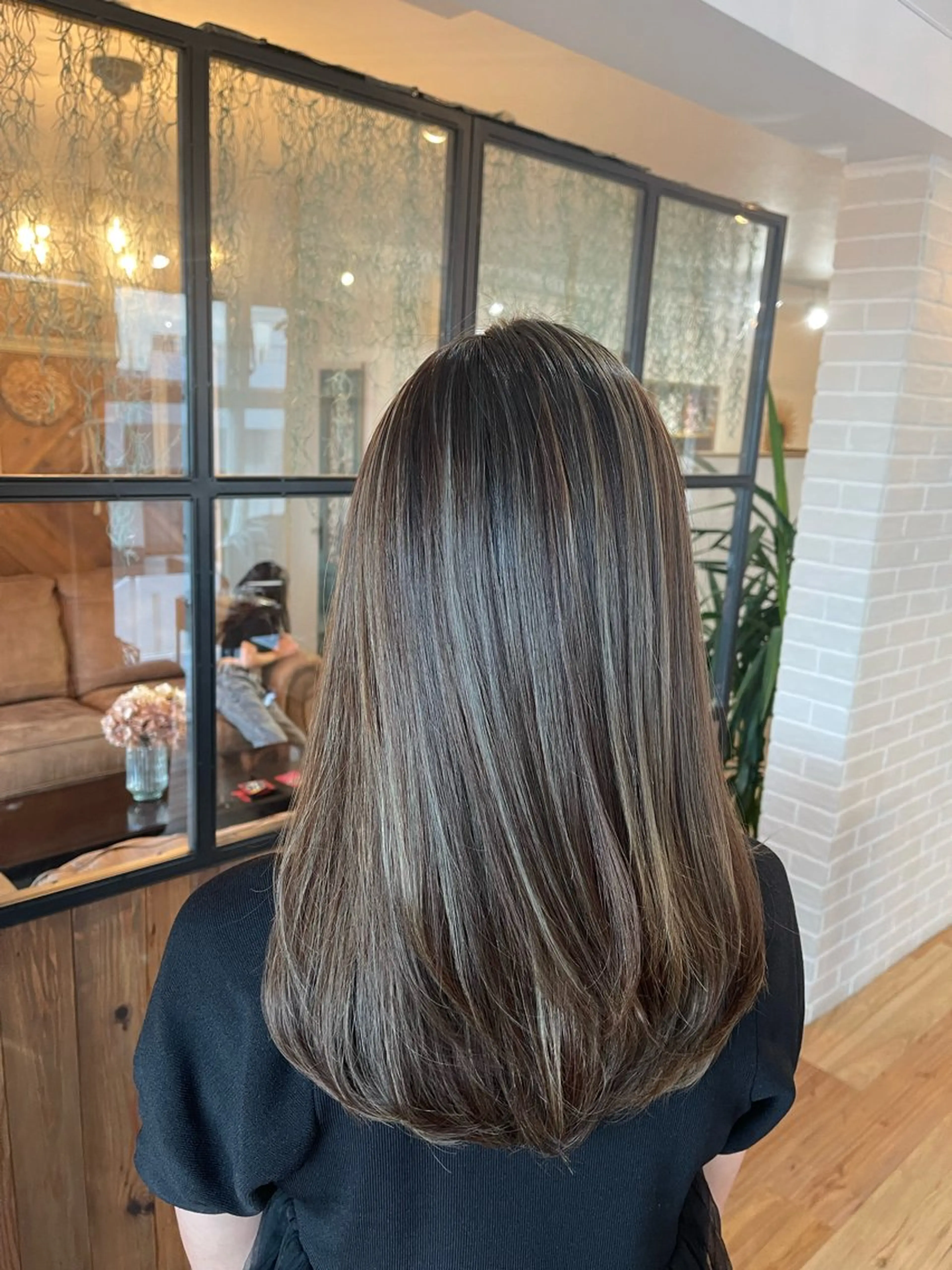 カラー LA BELLA所属・LA BELLA マリナのヘアスタイル