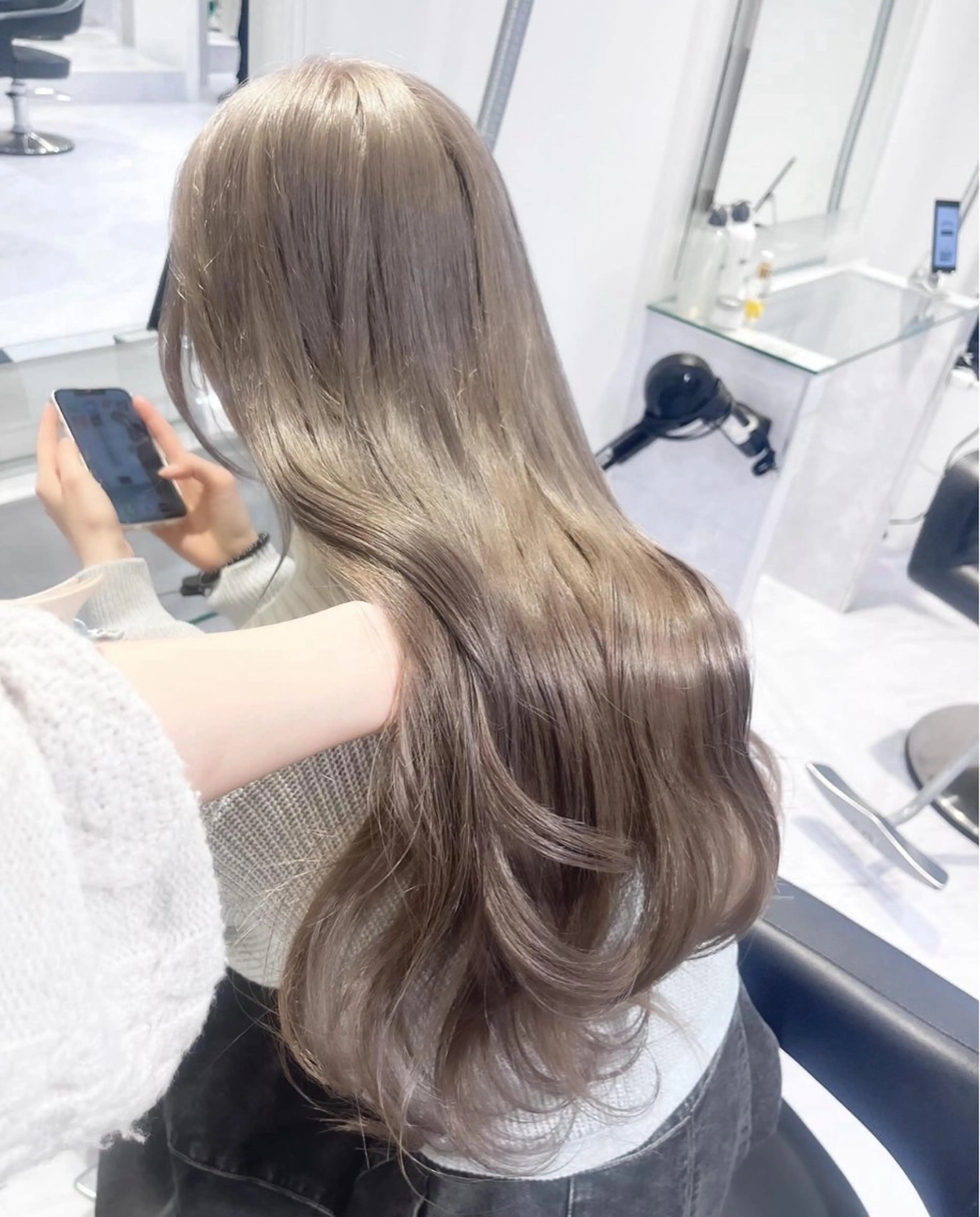 ロング カラー ヘアカラー トリートメント ヘッドスパ ヘアセット 🫧うる艶トレンド 🫧透明感カラーのヘアスタイル