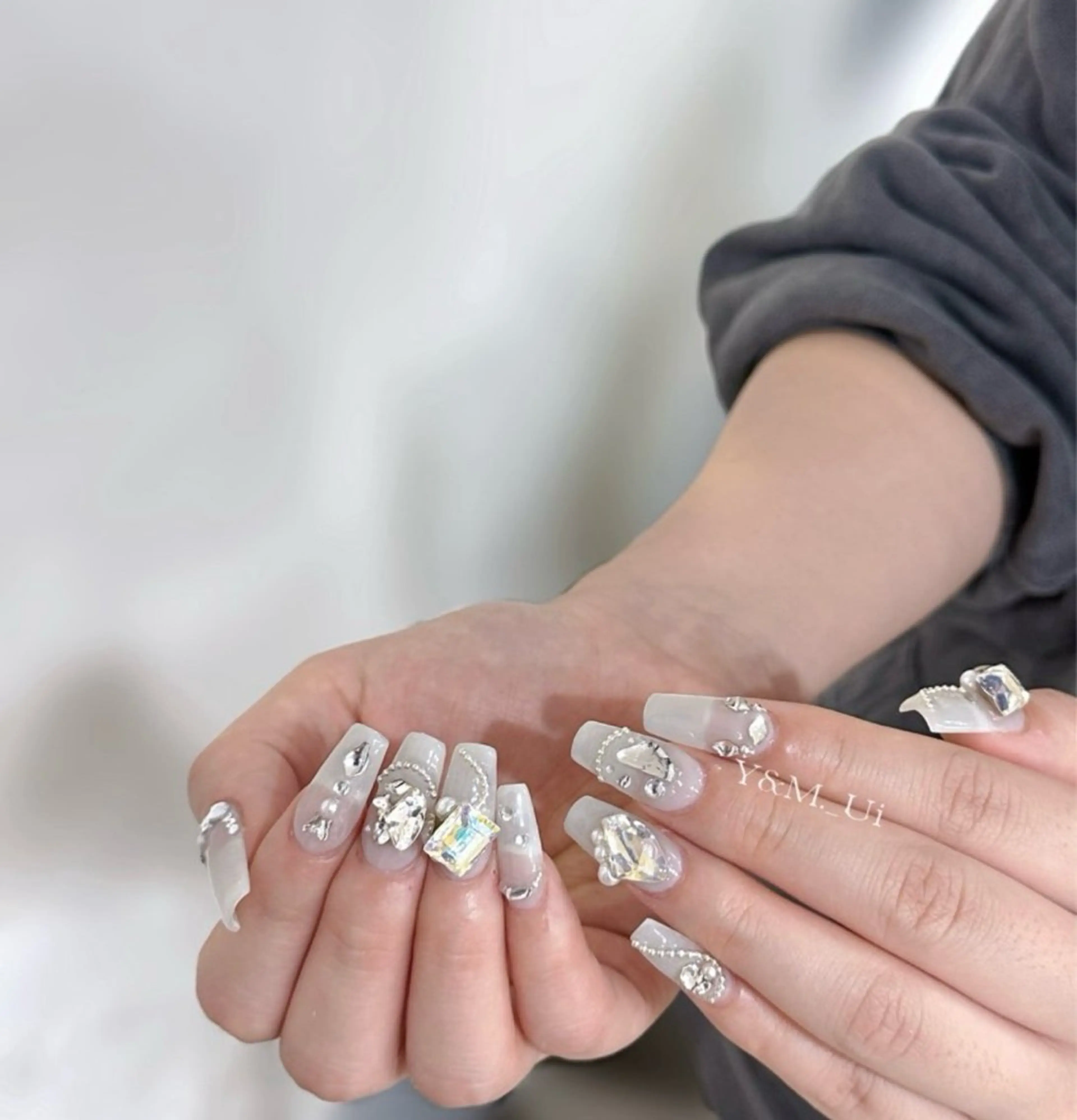 ネイル ハンドネイル AmorBeauty リピーターオフ無料のネイルデザイン