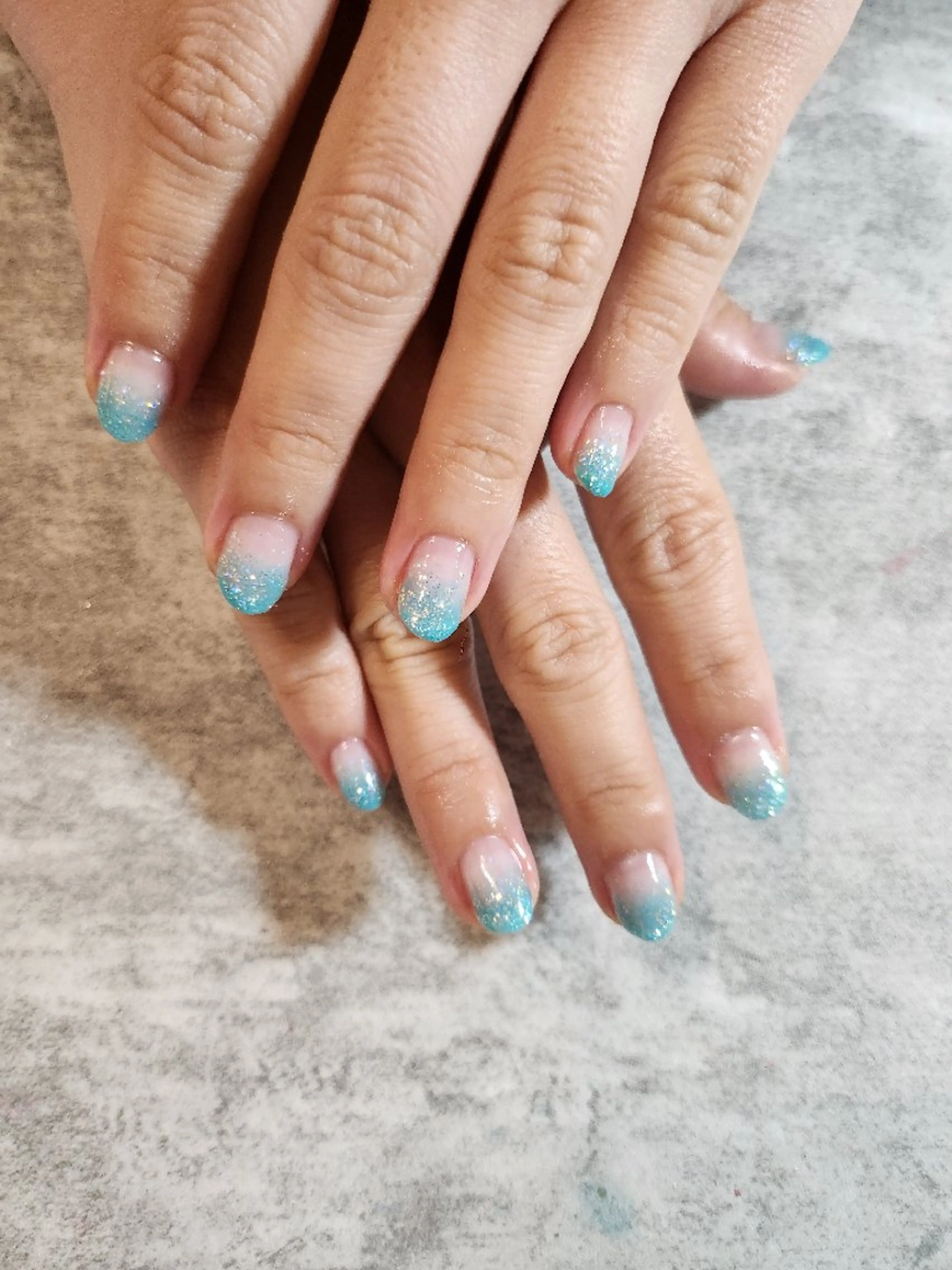 ネイル ブルー グラデーション ラメ(グリッター) ラメグラデーション ハンドネイル salon maggie所属・maggie  MINONのネイルデザイン