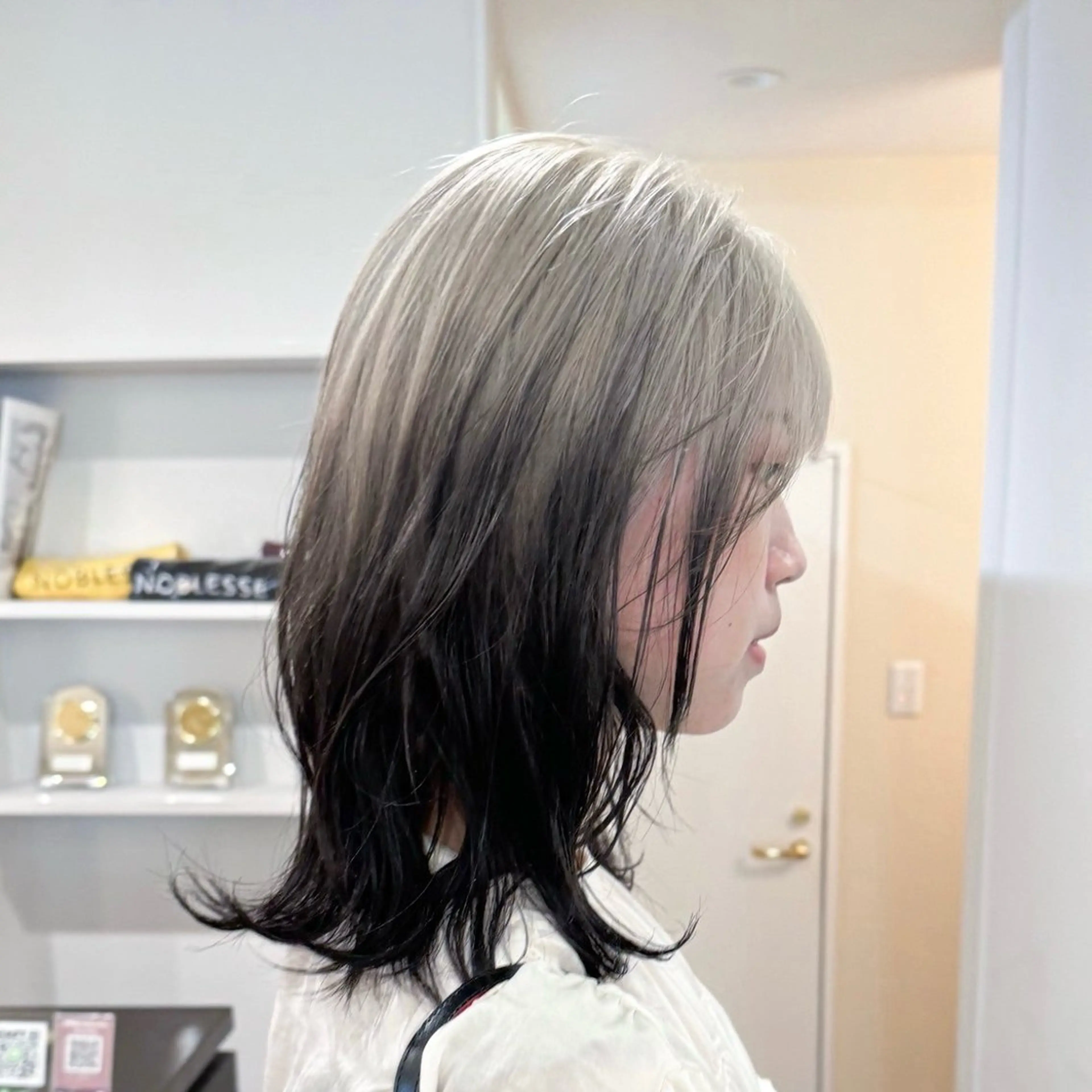 ミディアム カラー カット ヘアカラー トリートメント ハイトーン/ウルフ/ レイヤー/Asukaのヘアスタイル