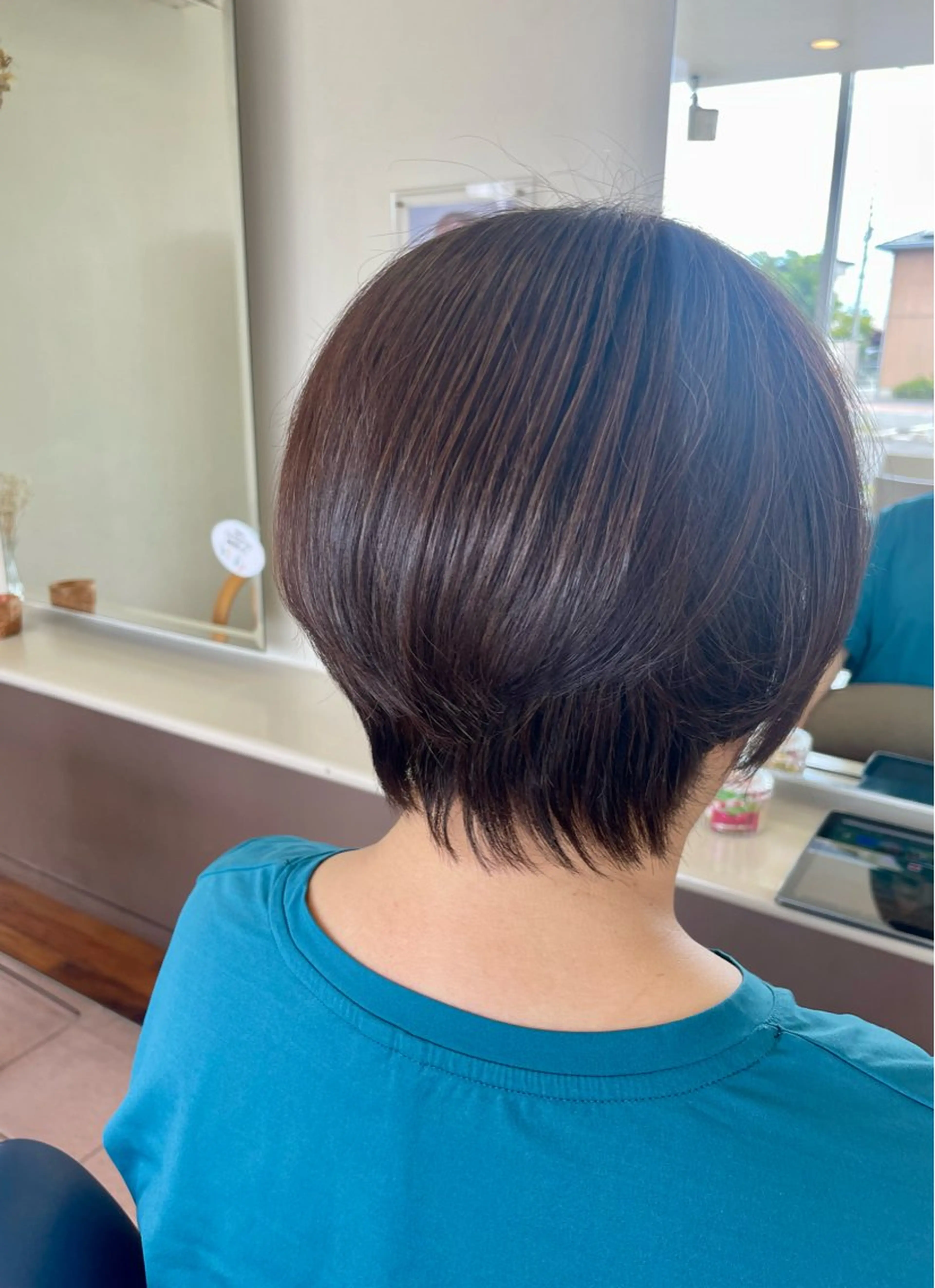 ショート ショートヘア カット ヘアカラー attrice杉山 綾乃のヘアスタイル