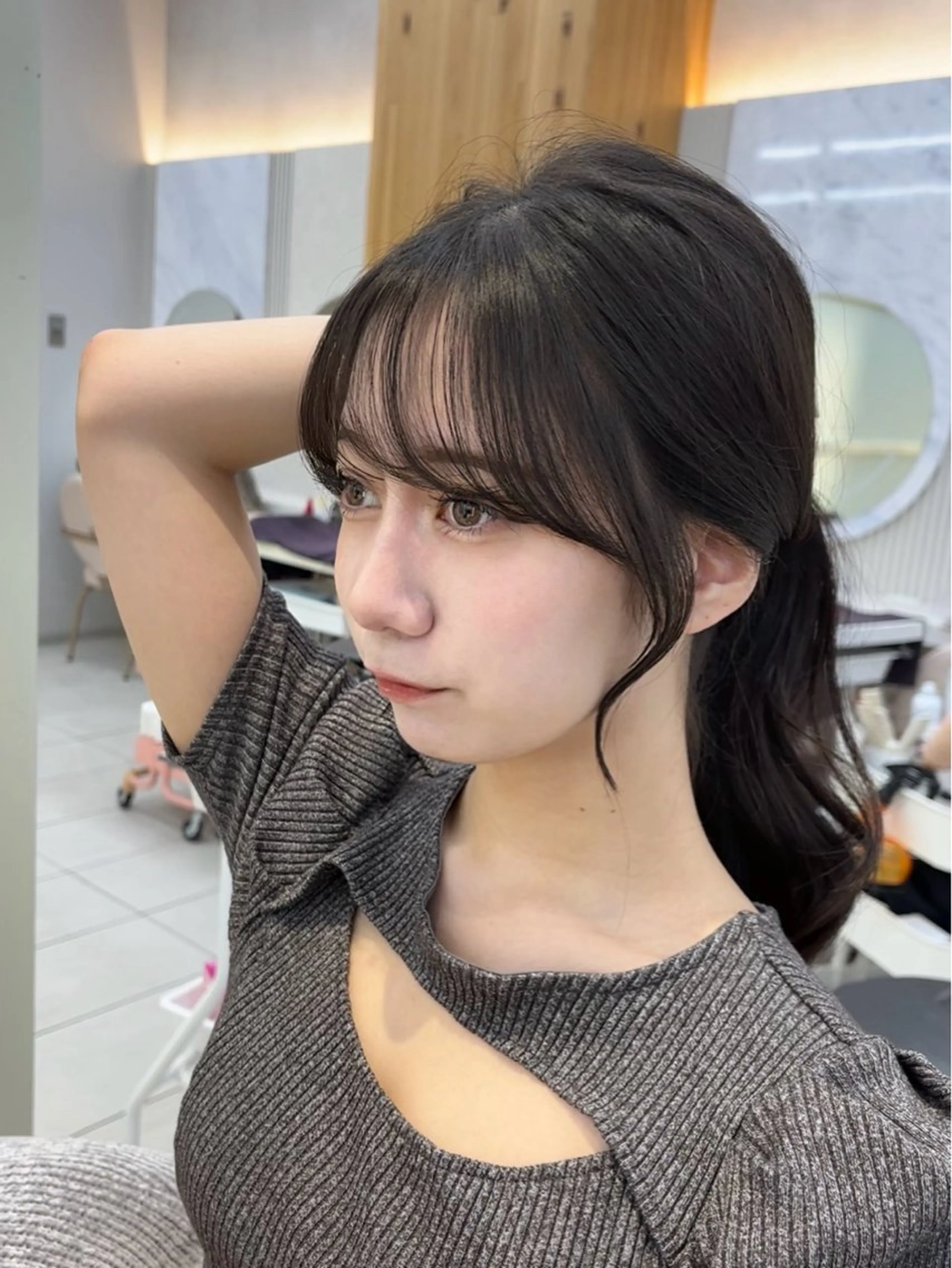 セミロング カット かなこ／レイヤー ／透明感カラーのヘアスタイル