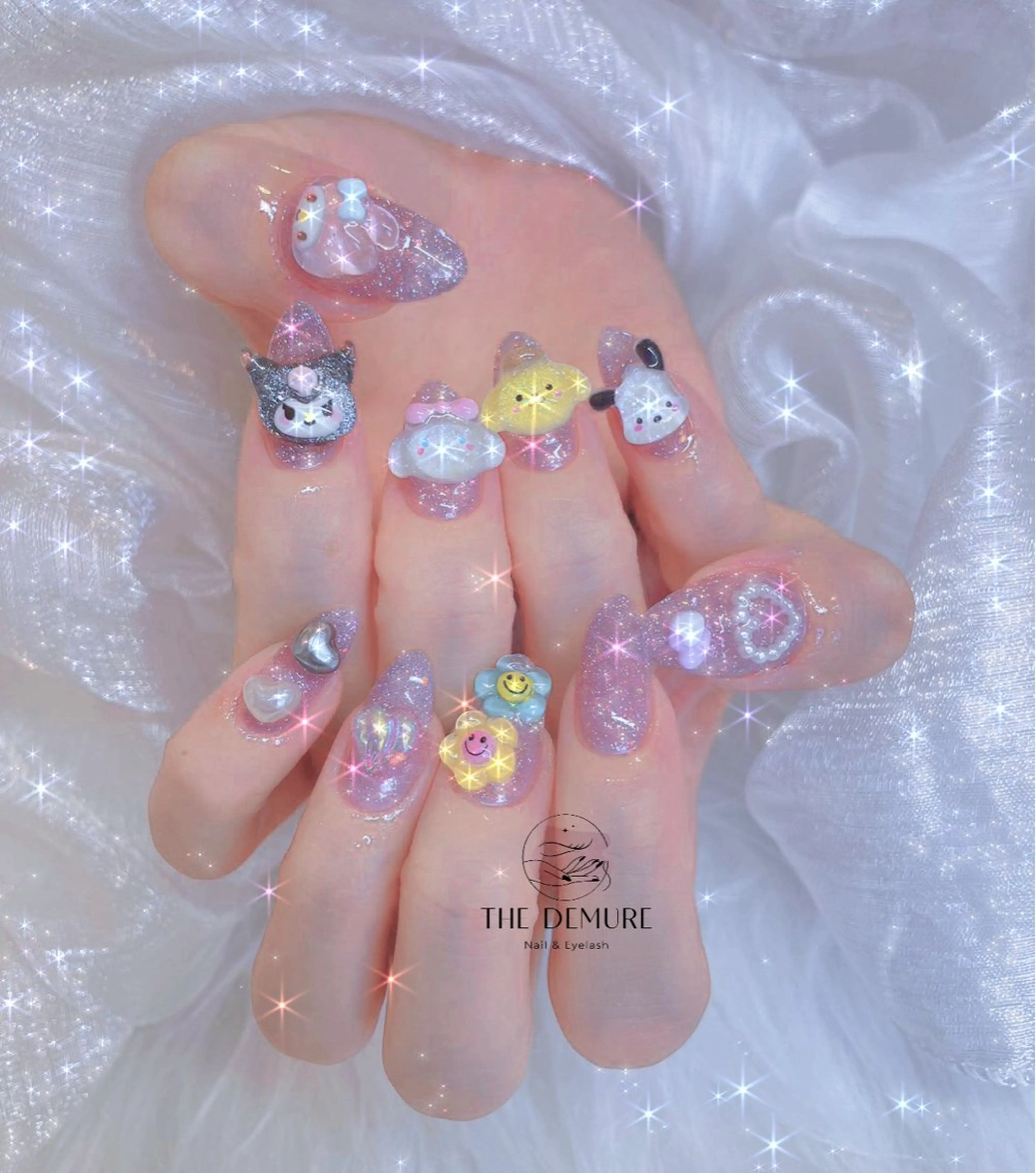 ネイル アートネイル キラキラネイル 韓国ネイル 水色 ロングネイル ハンドネイル ハンドケア NailDemure 【銀座店】のネイルデザイン