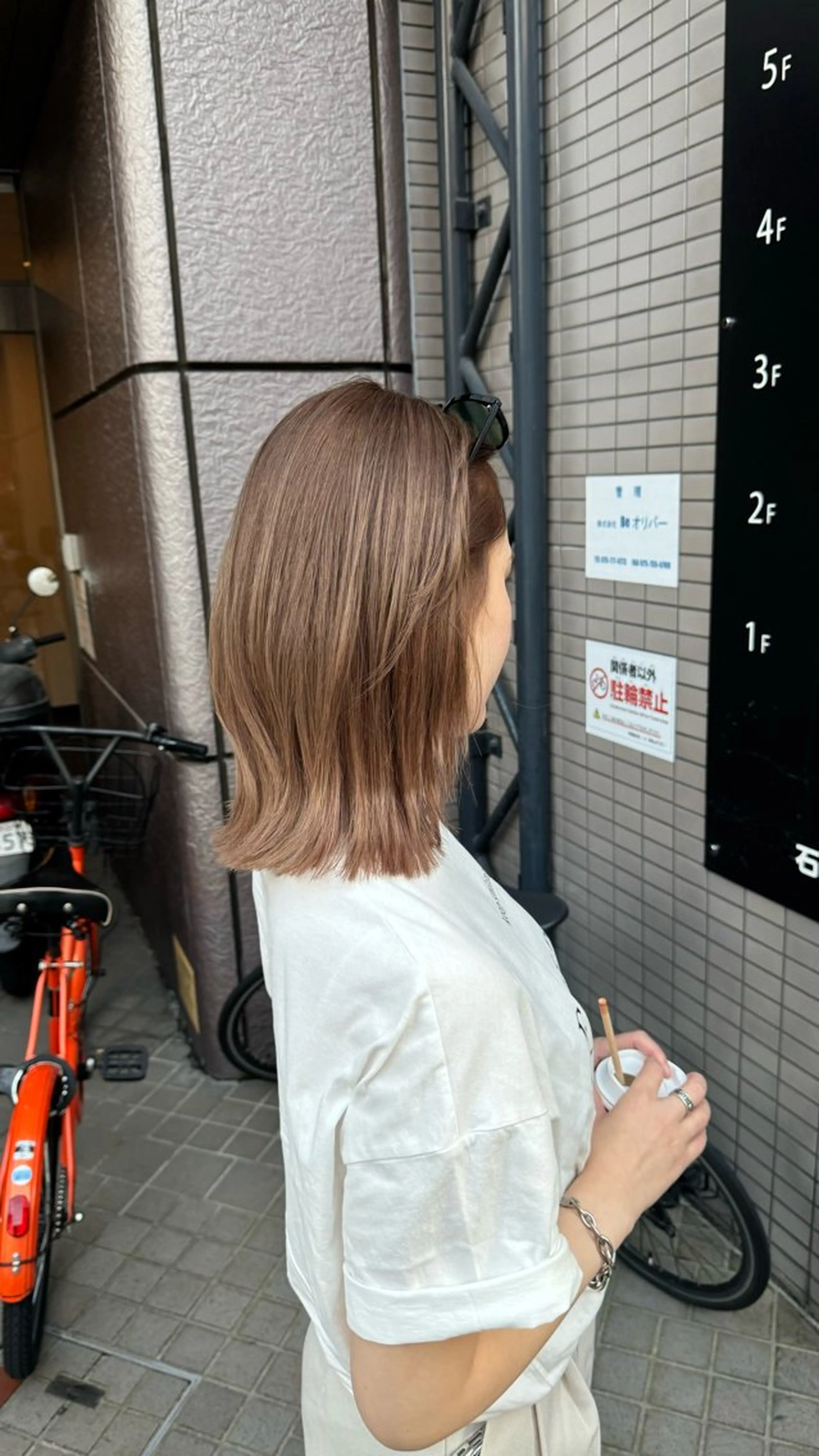 ミディアム カラー ベージュカラー ブリーチ カット ヘアカラー トリートメント ヘッドスパ Real me　京都 四条烏丸ドゥエ店所属・タナカ｜ 京都美容師のヘアスタイル