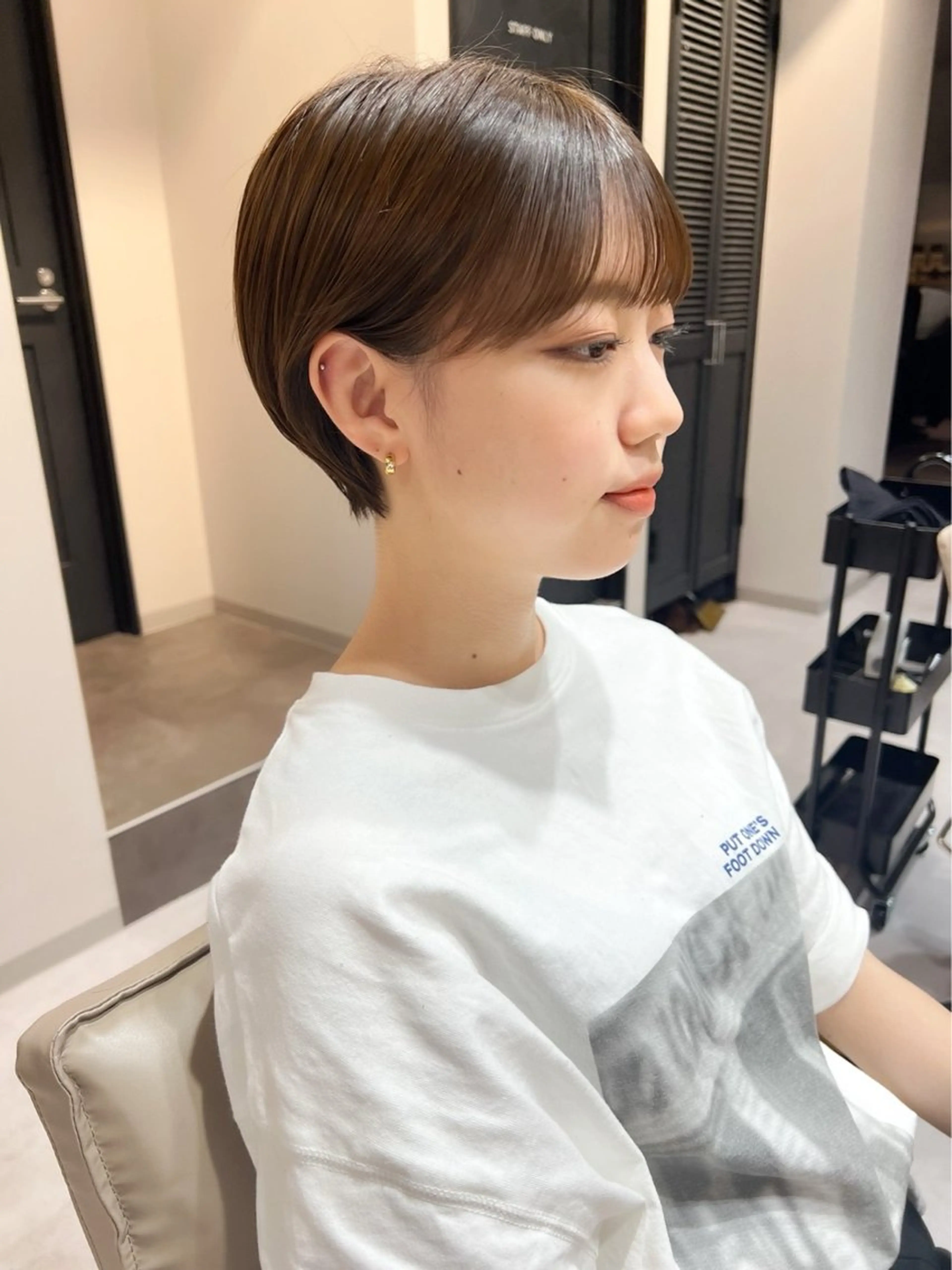ショート mayu🪴ブリーチ ｜赤み消しカラーのヘアスタイル