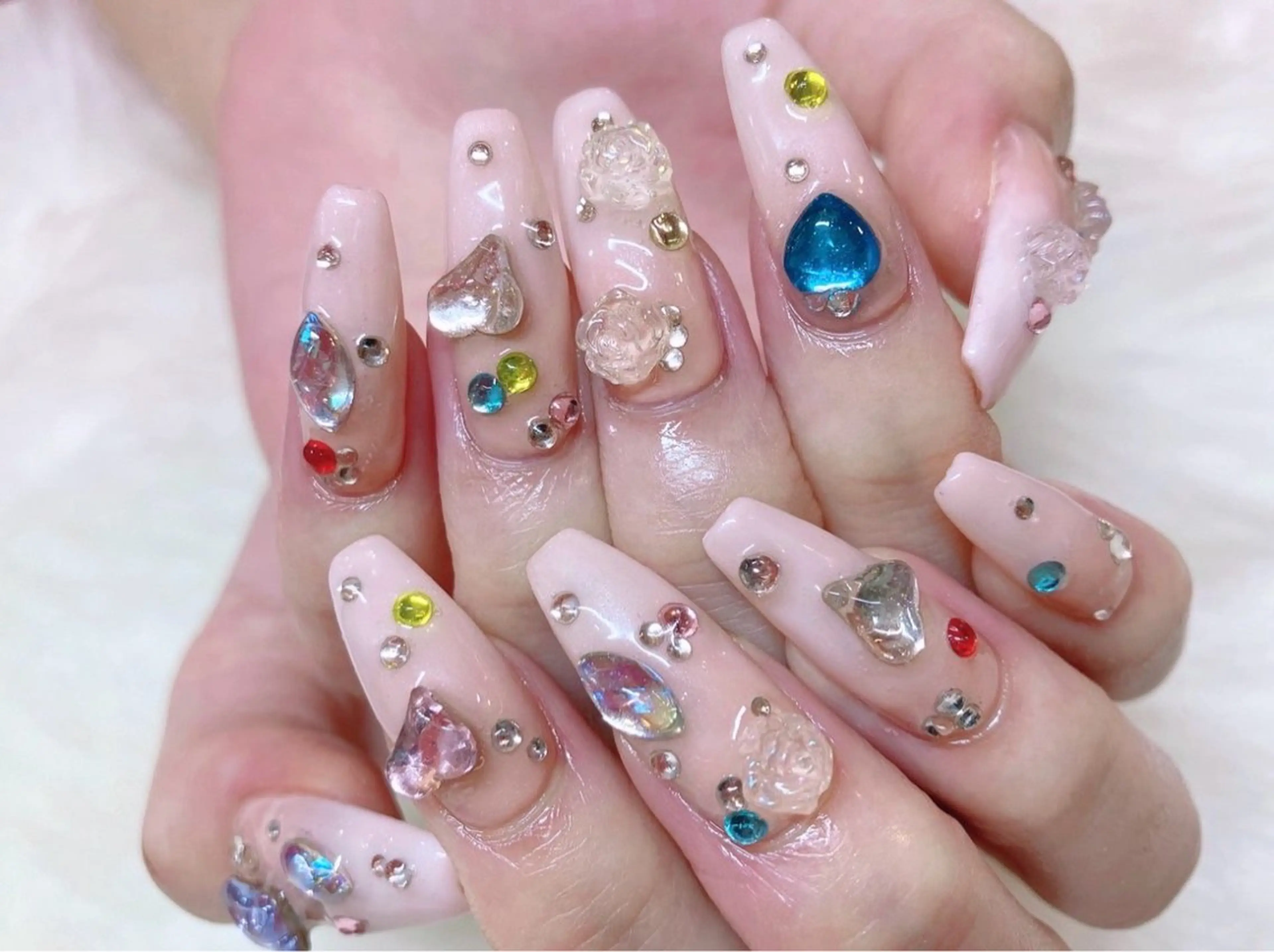 ミディアム NAILSGOGO shibuyaのネイルデザイン