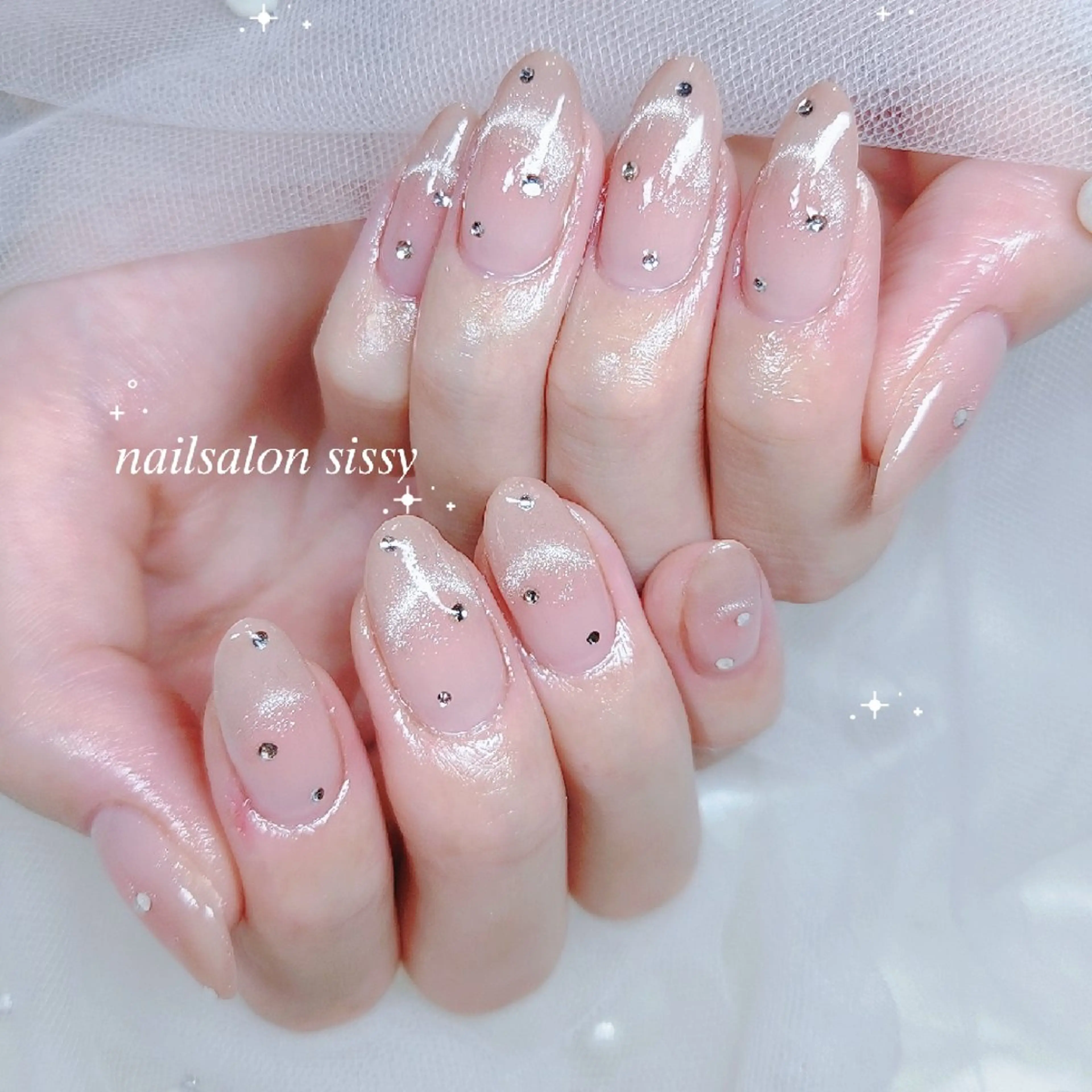 ネイル フレンチネイル キラキラネイル マグネットネイル マグネットフレンチ オフィスネイル ハンドネイル nailsalon sissy所属・sissy hatsuneのネイルデザイン
