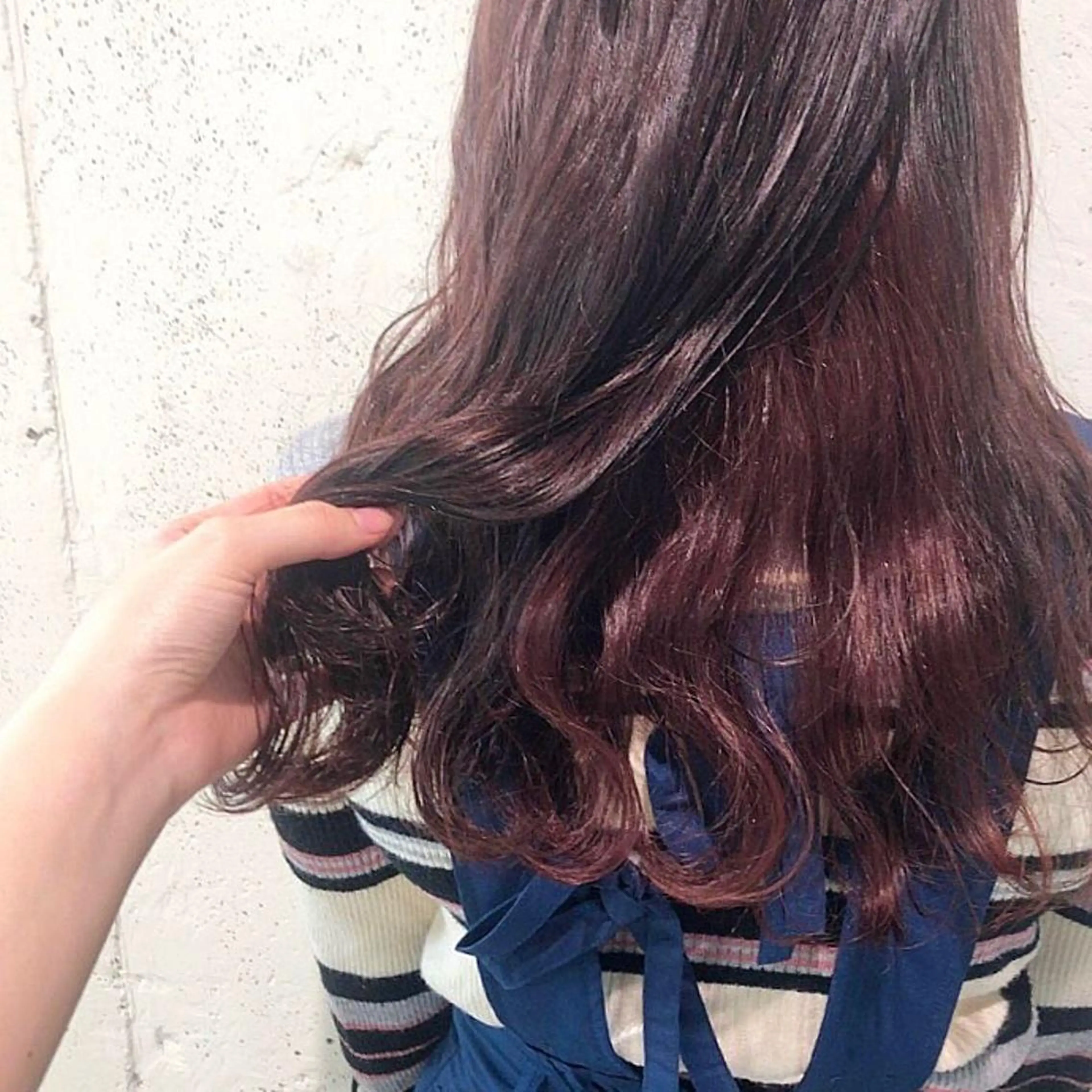 ロング カラー パーマ ヘアアレンジ アッシュ ベージュカラー デザインカラー イヤリングカラー グラデーションカラー 髪質改善🫧ベージュ 椙山 響のヘアスタイル