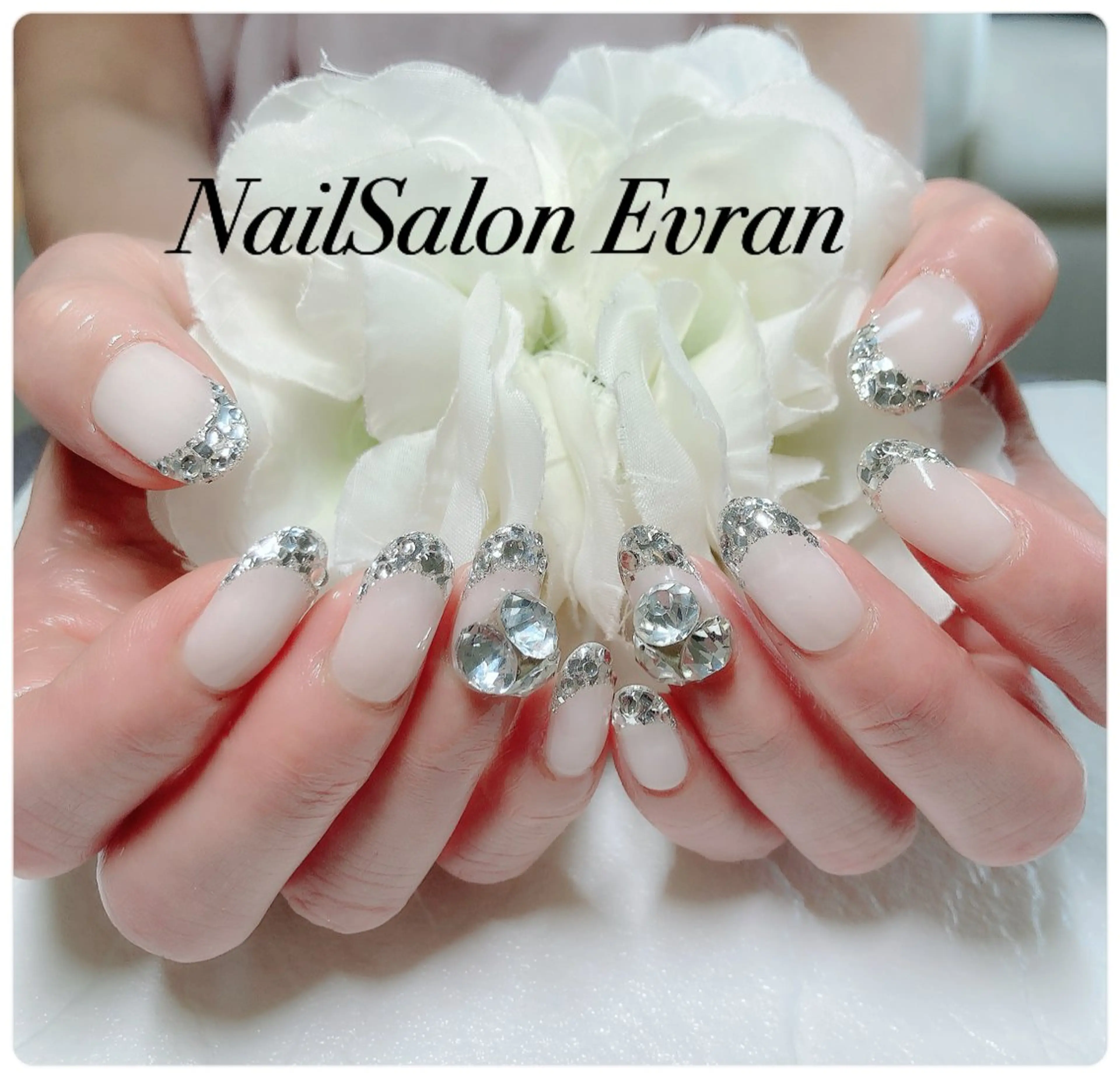 ネイル アートネイル フレンチネイル ジェルネイル キラキラネイル マグネットネイル Nail salon Evranのネイルデザイン