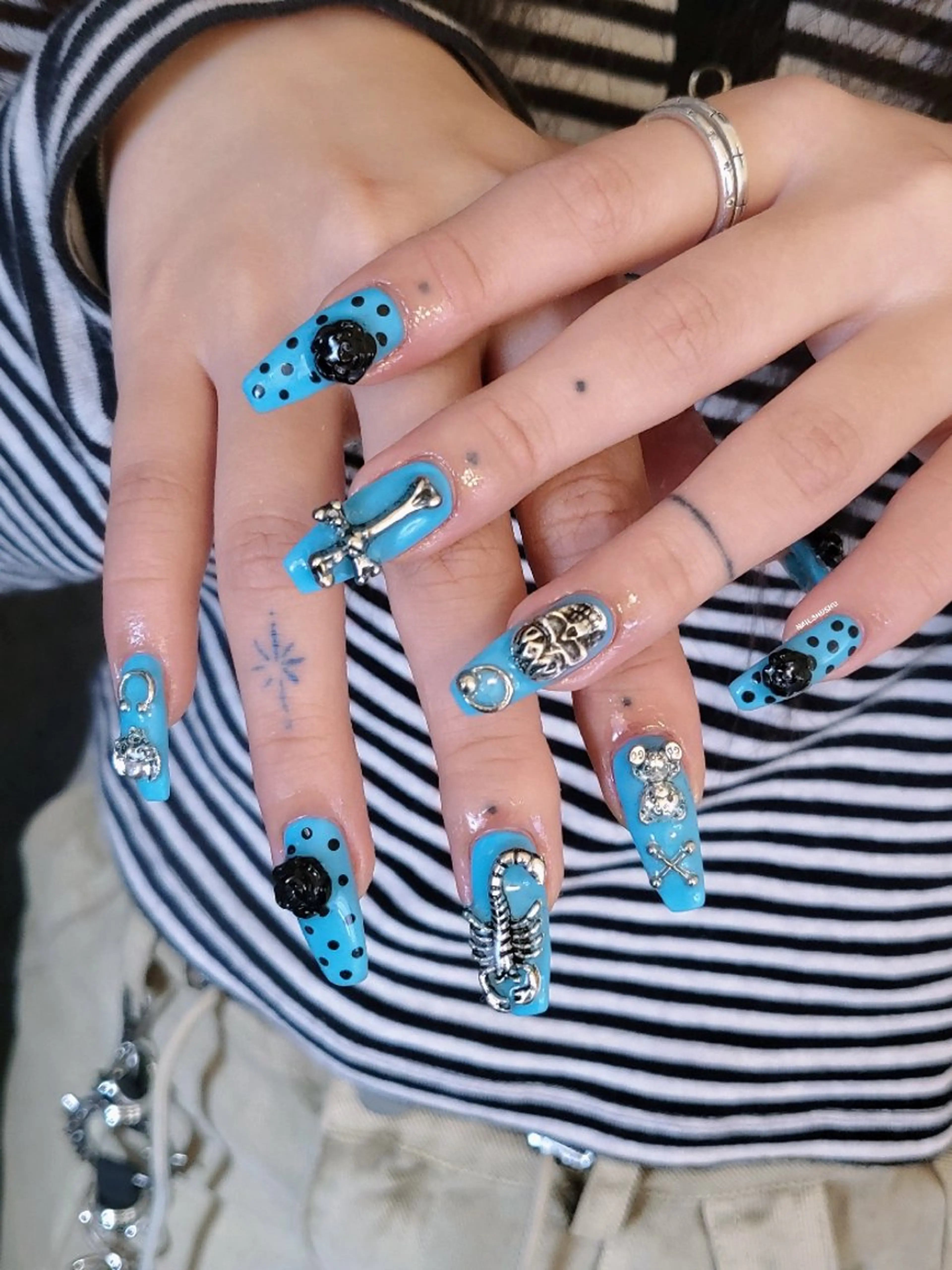 ネイル 3dパーツ/流行り 👧shushu❤️のネイルデザイン