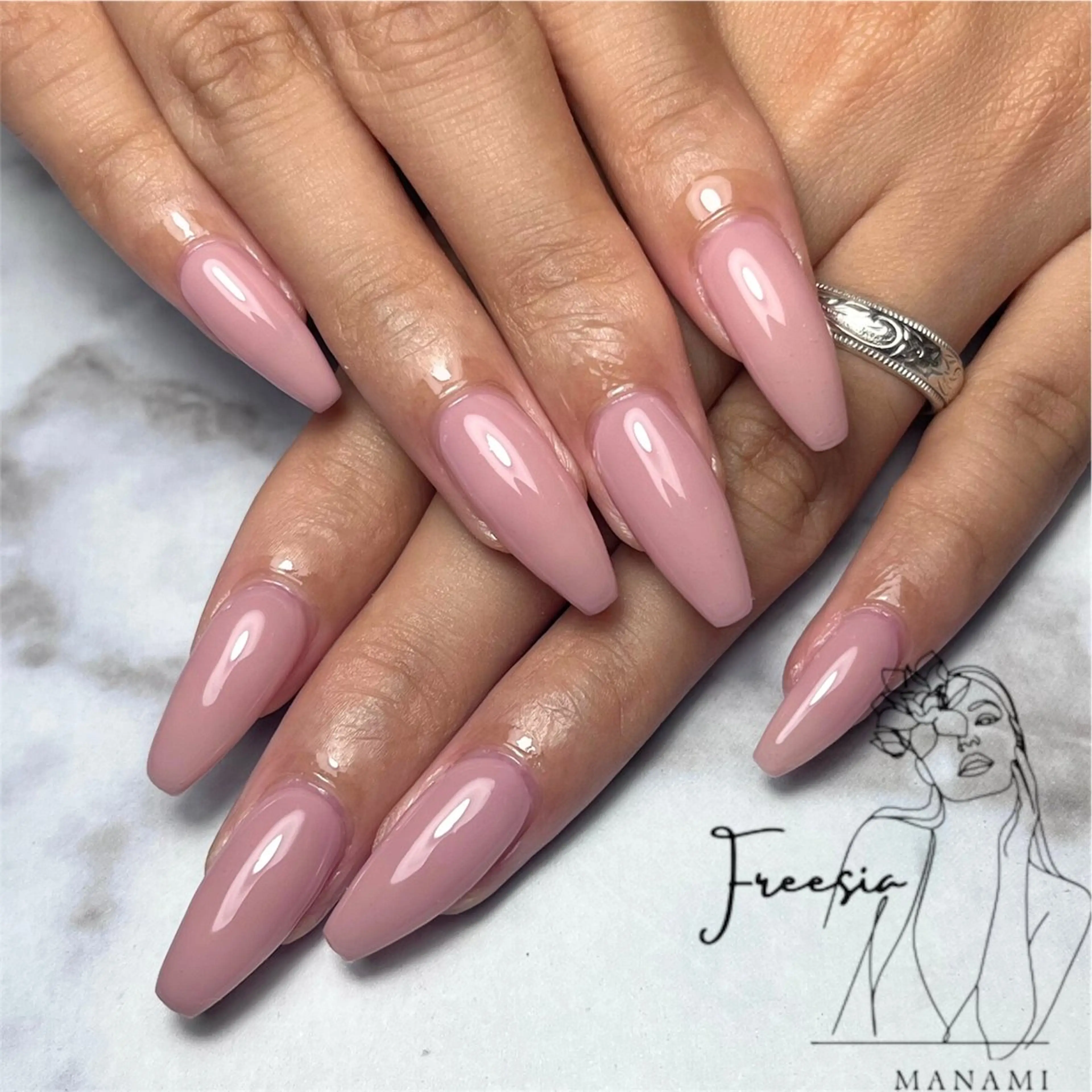 ネイル ハロウィン ワンカラーネイル ピンク ハンドネイル freesia Manamiのネイルデザイン