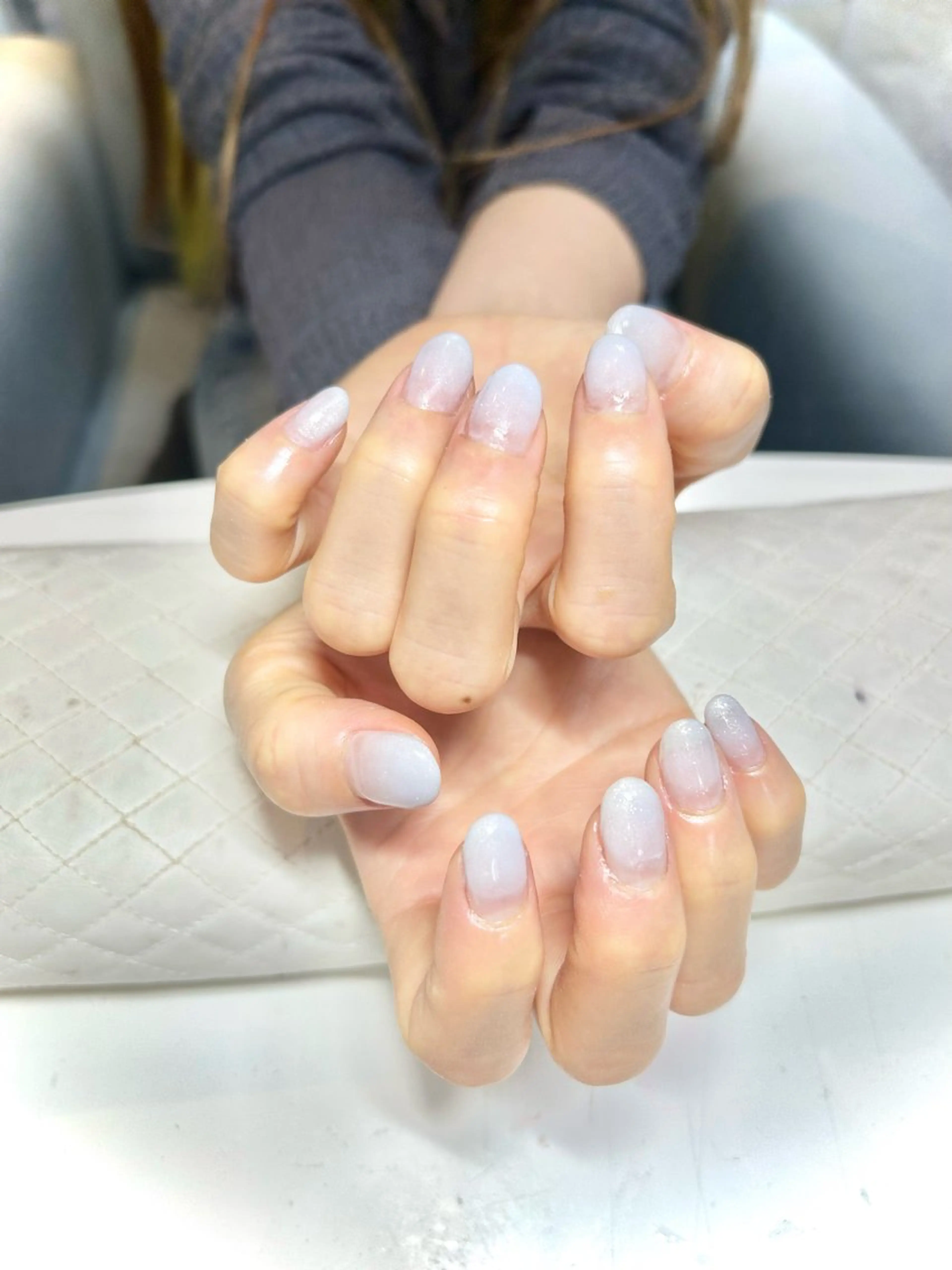 ネイル グラデーション ネイルサロンエーナイン琴似店所属・宇野 舞美のネイルデザイン