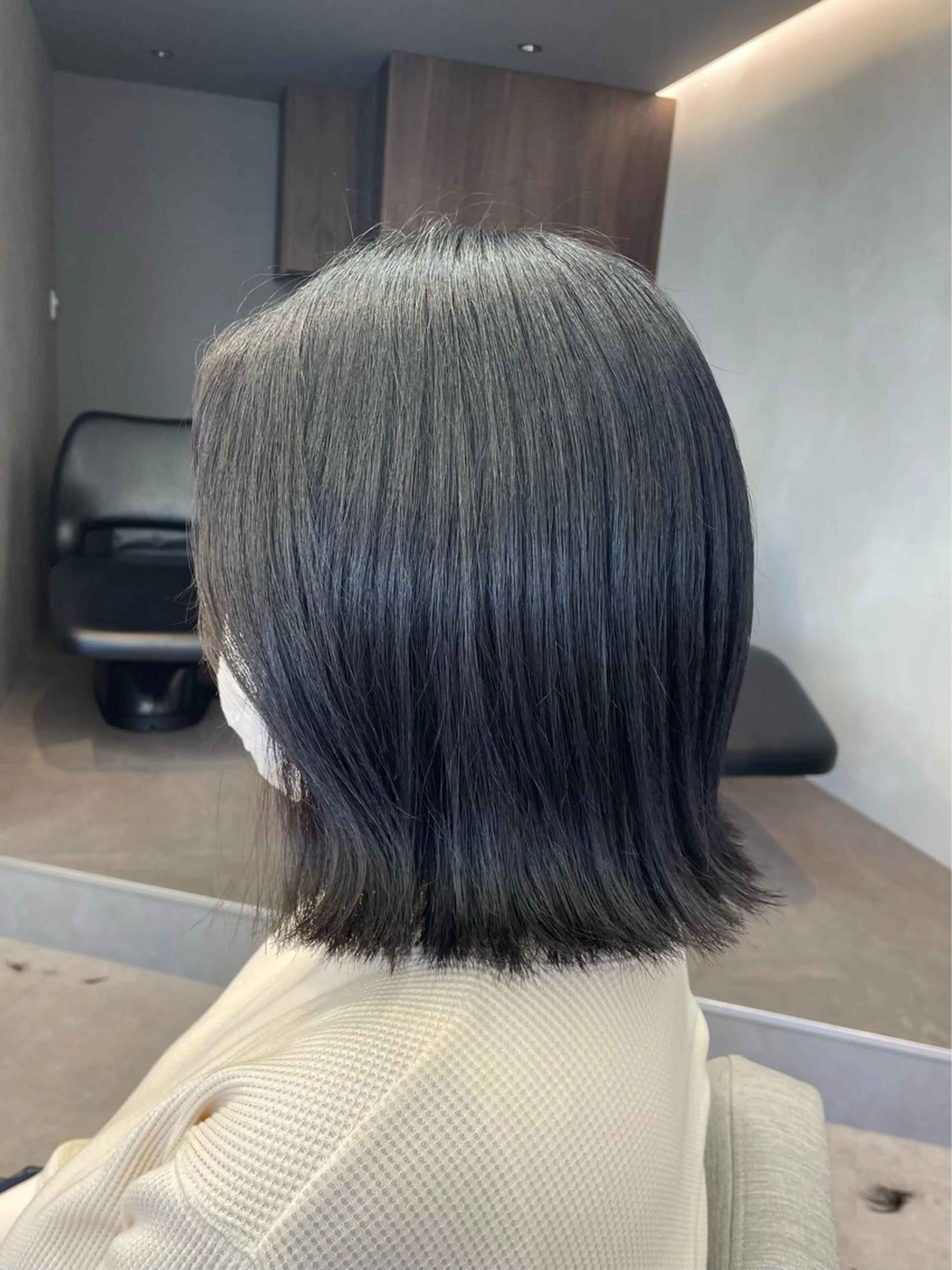 ミディアム 切りっぱなしボブ ボブ 外ハネヘア 澤 佑華 🎀 透明感カラーのヘアスタイル