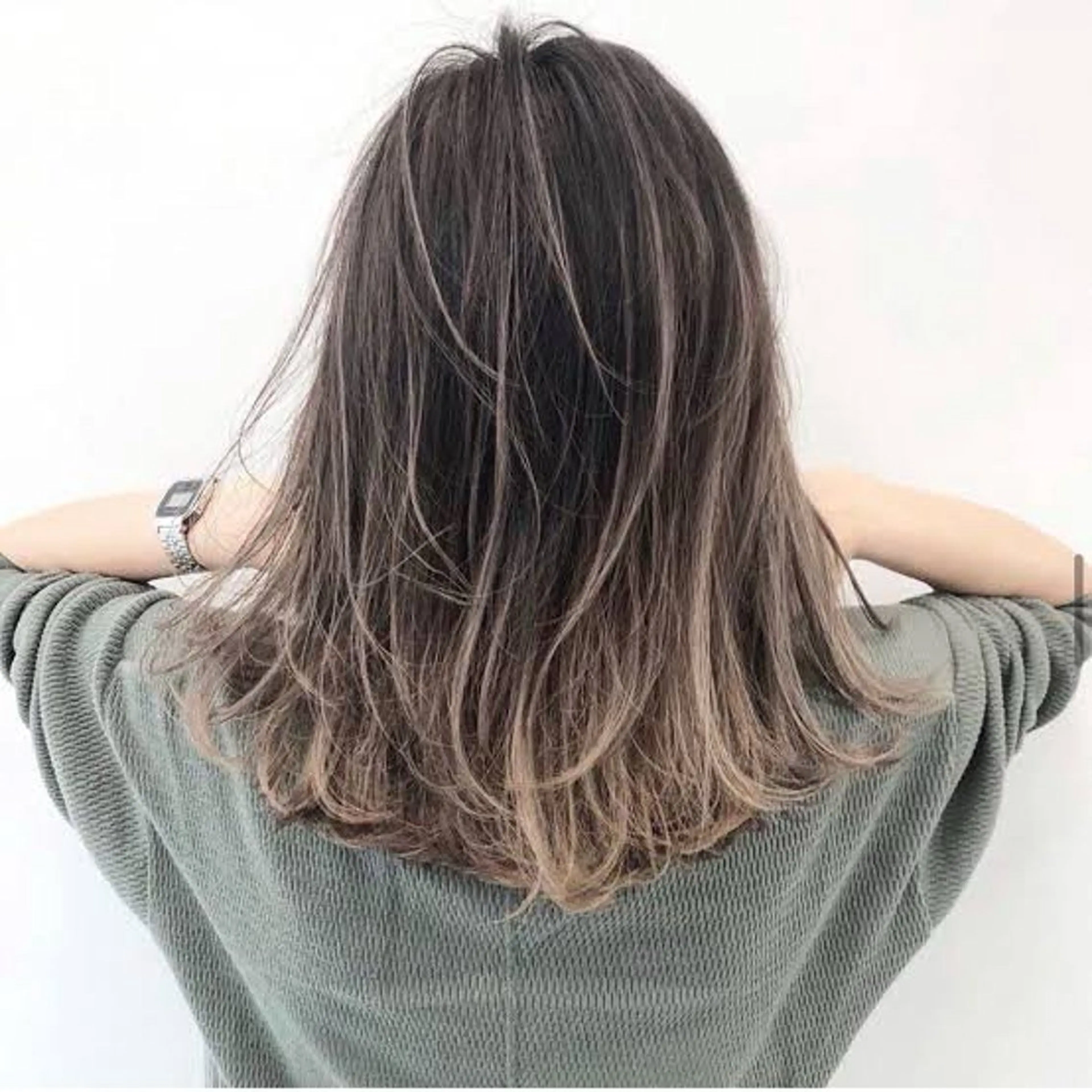 ミディアム レイヤーカット 湘南台/高倉航汰のヘアスタイル