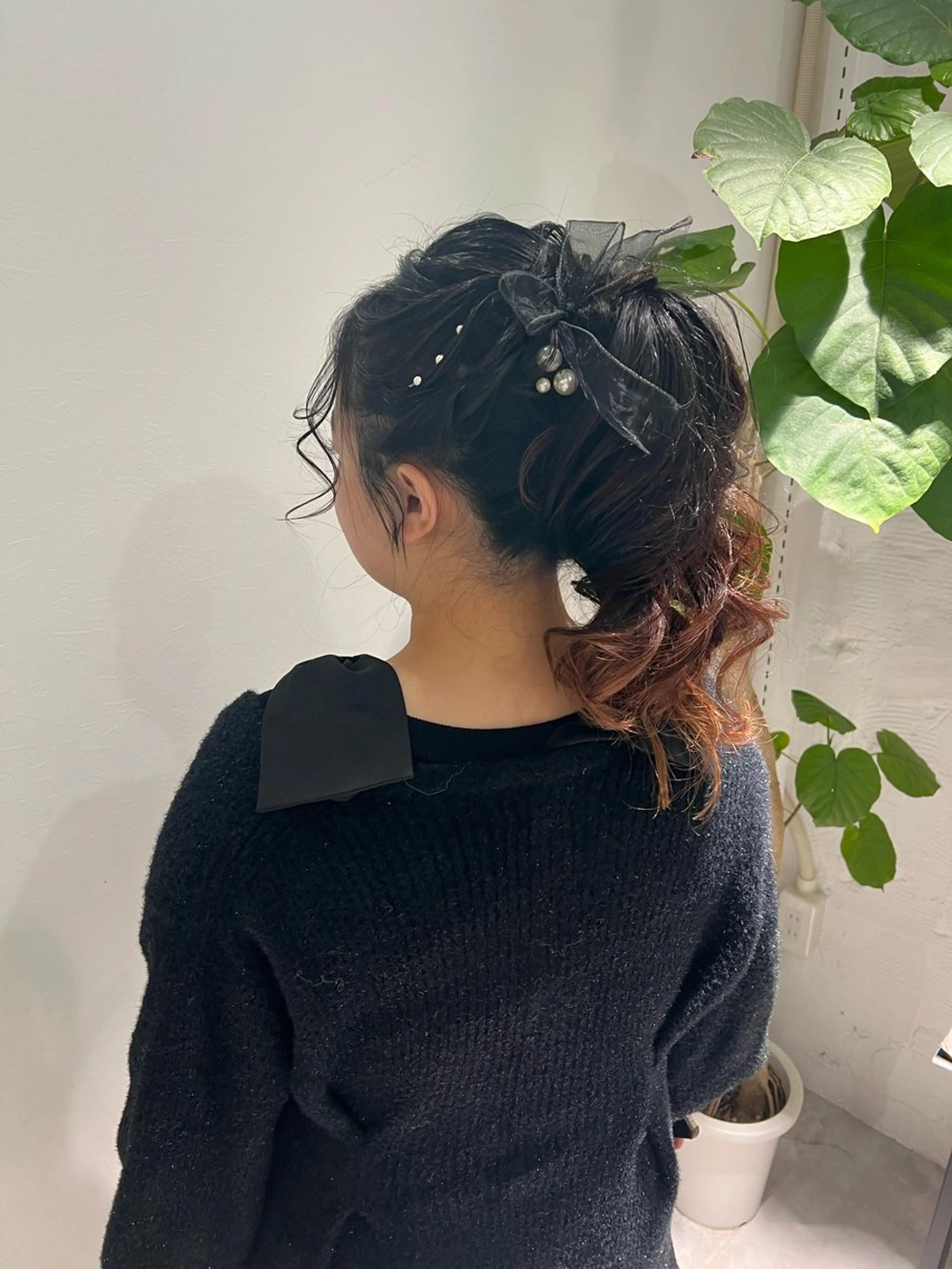 セミロング カラー ヘアアレンジ ポニーテール 「sumi」Hair Design所属・「sumi」 AMIのヘアスタイル