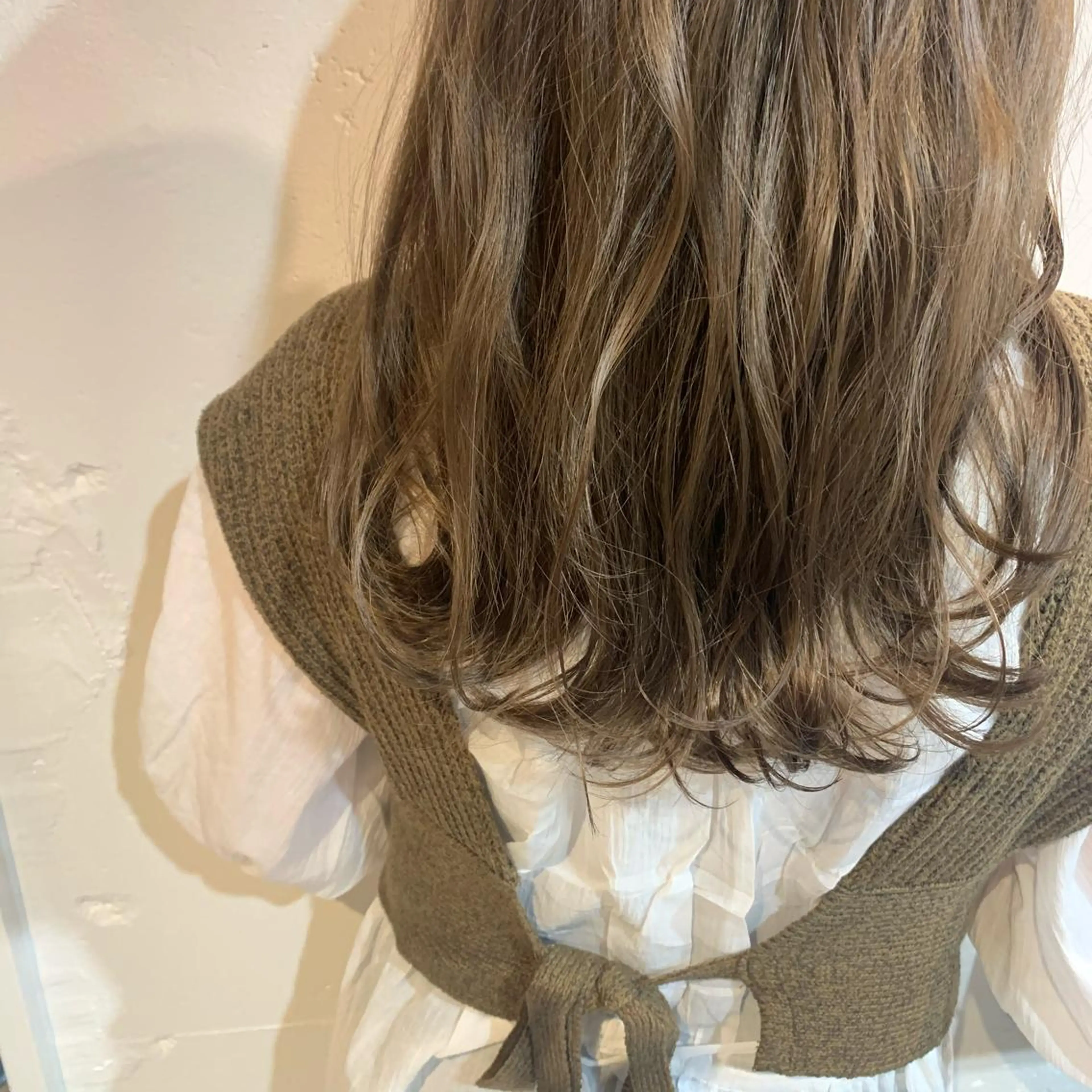 ロング カラー 透明感カラー トリートメント pu+on. nailworks所属・fuyumi / ニュアンスネイルのネイルデザイン