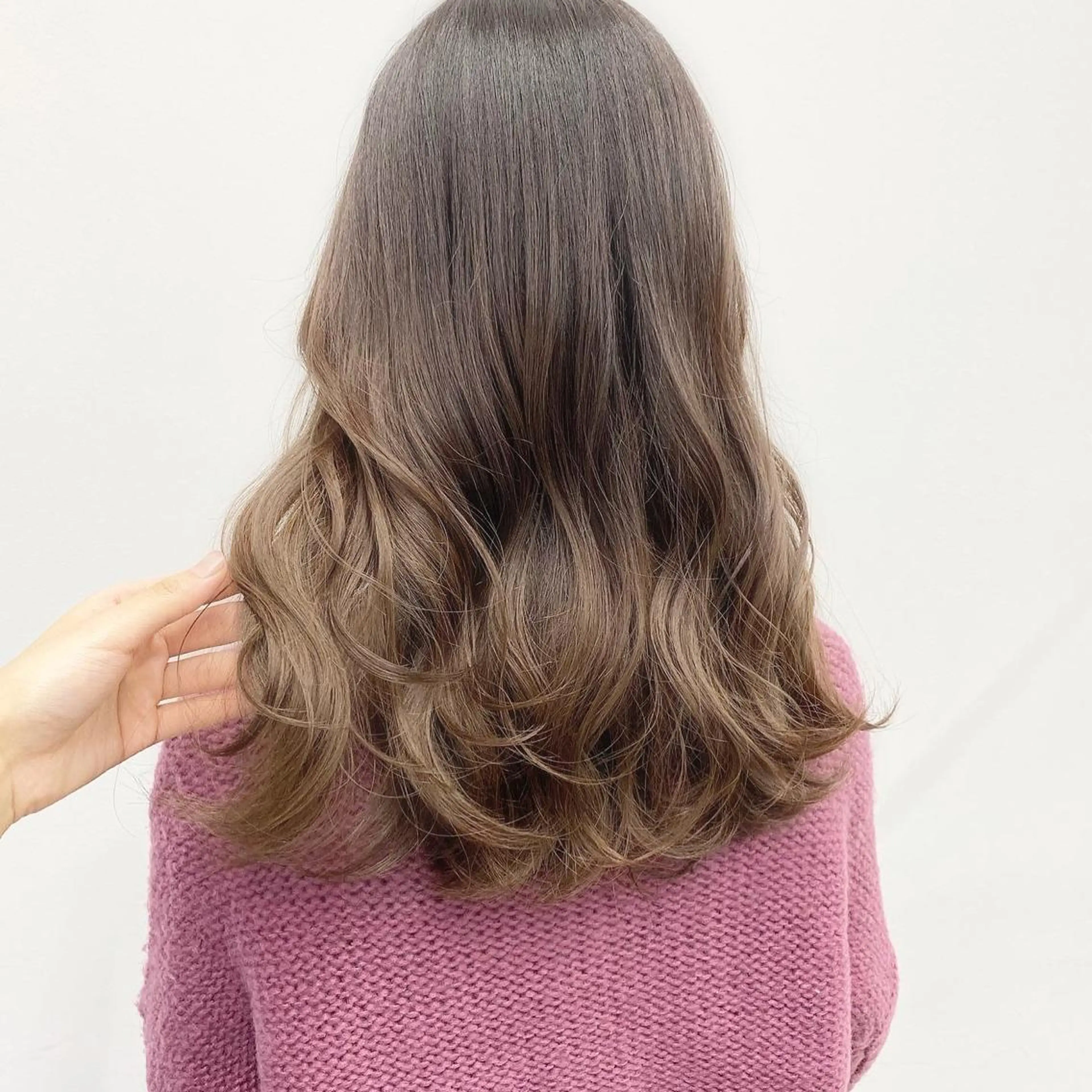 セミロング カラー ブリーチ グラデーションカラー ヘアカラー トリートメント 【ブリーチカラー】 🌈ALIVE若山葵のヘアスタイル