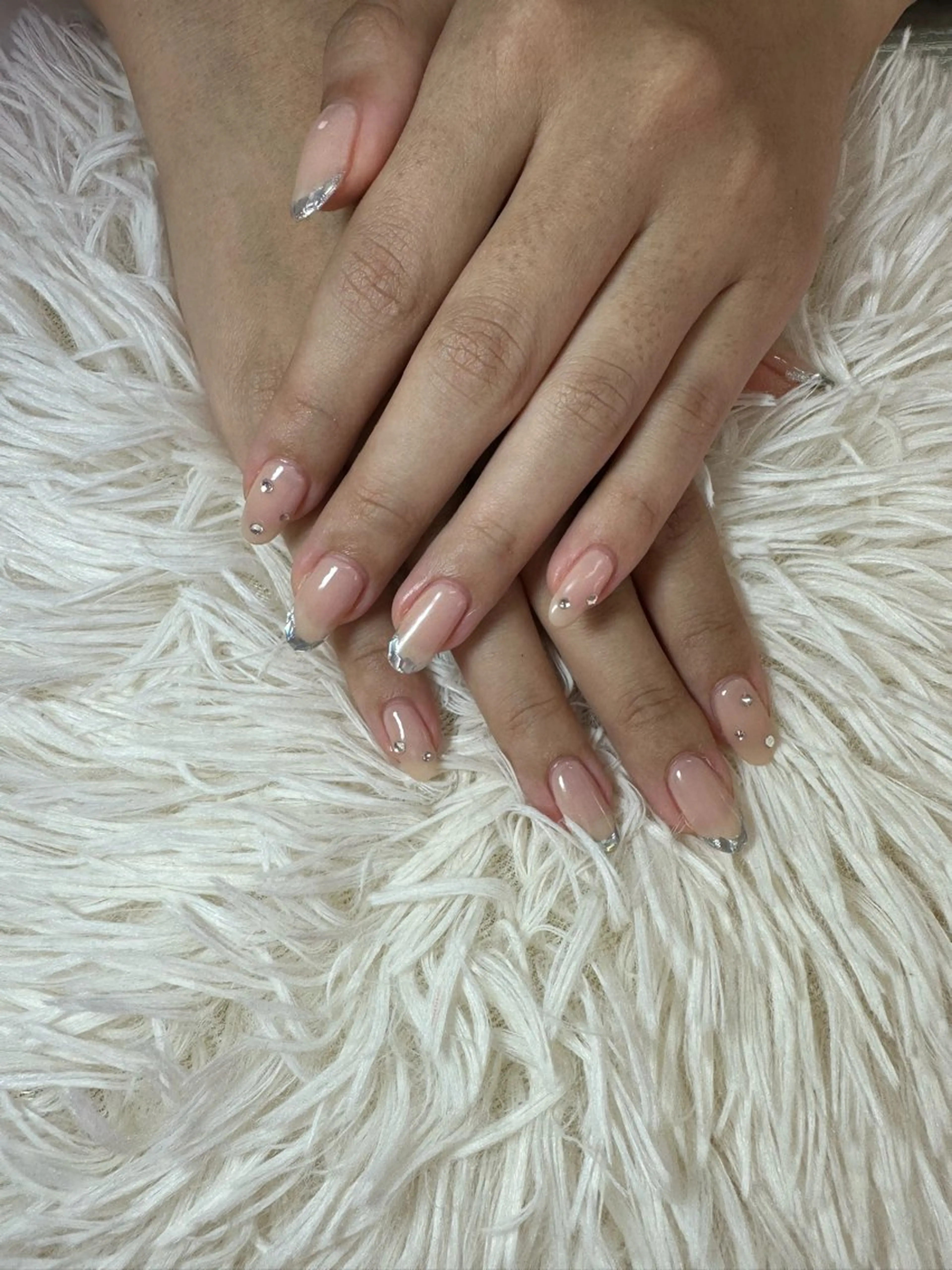 ネイル フレンチネイル ガラスフレンチ ハンドネイル 串田 萌のネイルデザイン