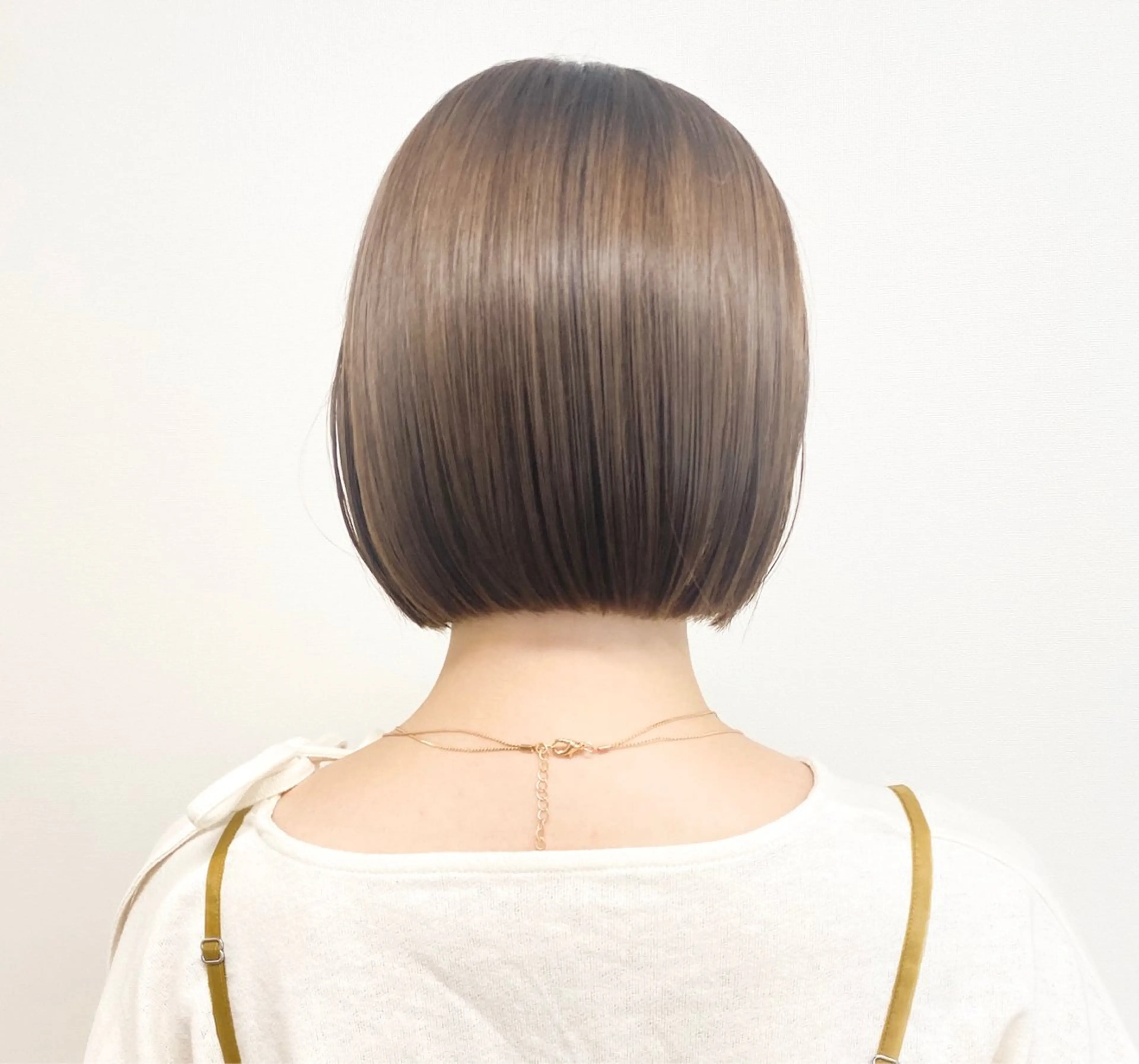 ショート カラー 🦋艶髪ハイトーン / Mio🦋のヘアスタイル