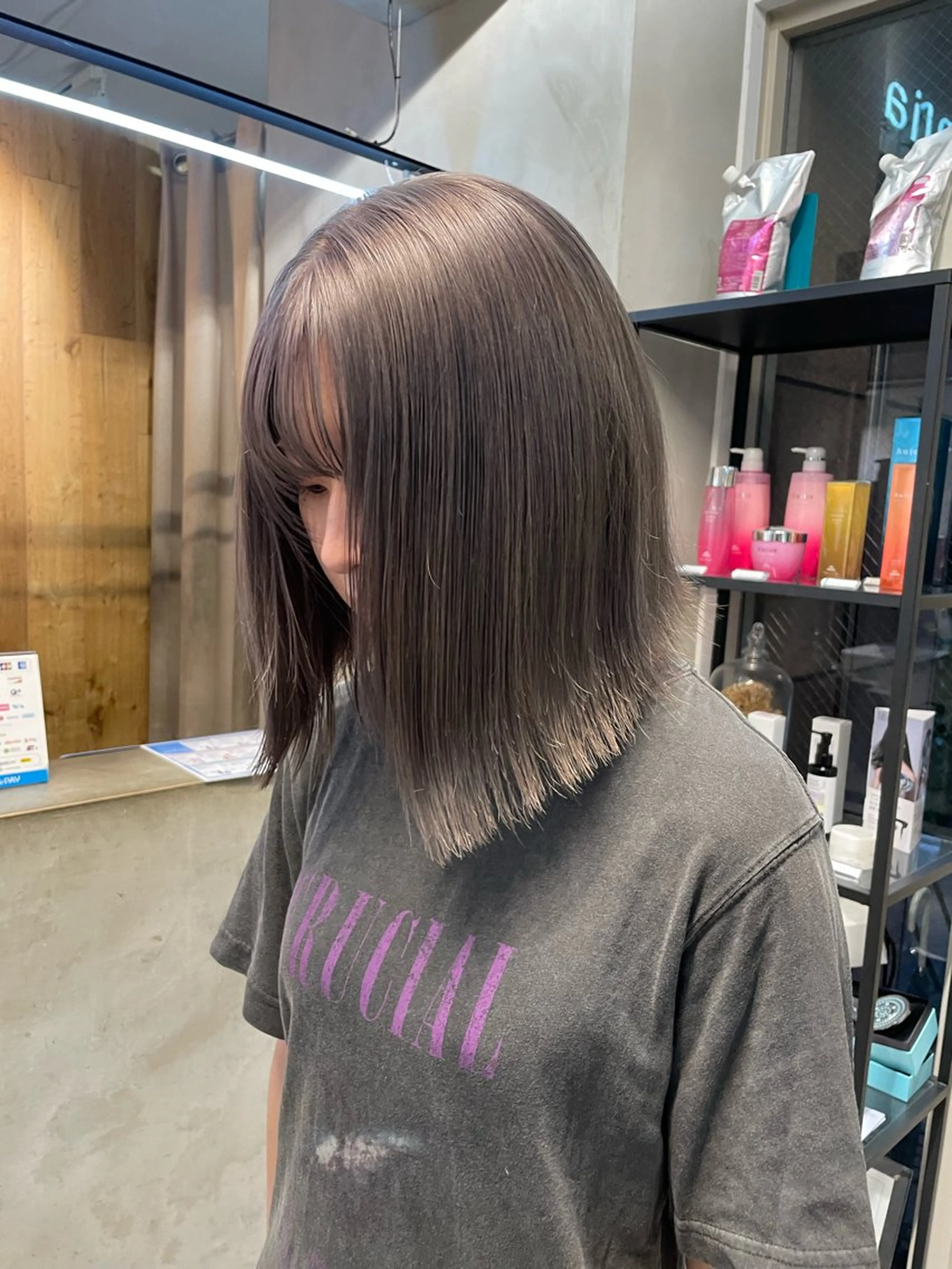 ミディアム カラー ミルクティー× グレージュMOMOのヘアスタイル