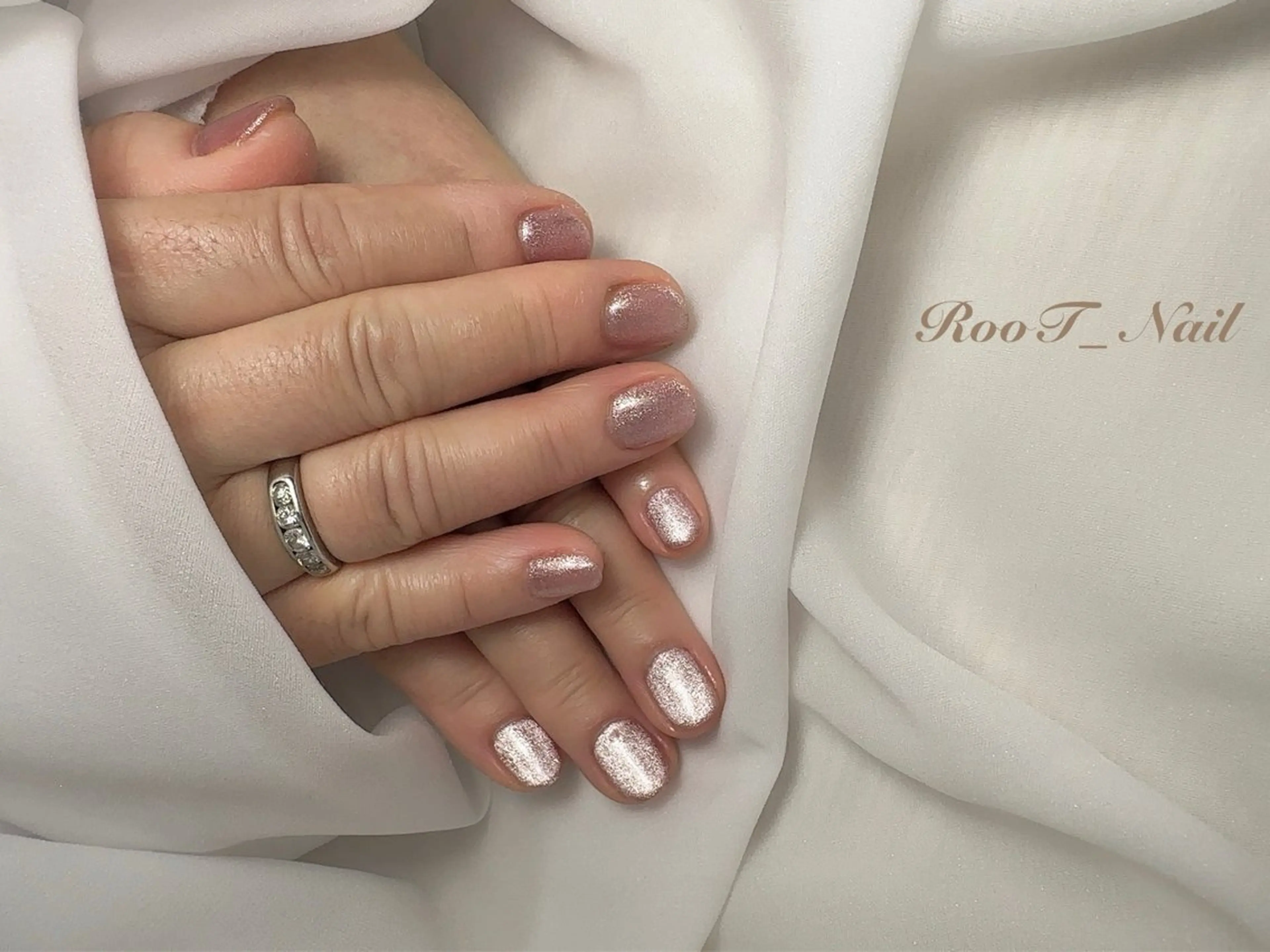 ネイル マグネットネイル マグネットワンカラー ワンカラーネイル ハンドネイル RooT Nailのネイルデザイン