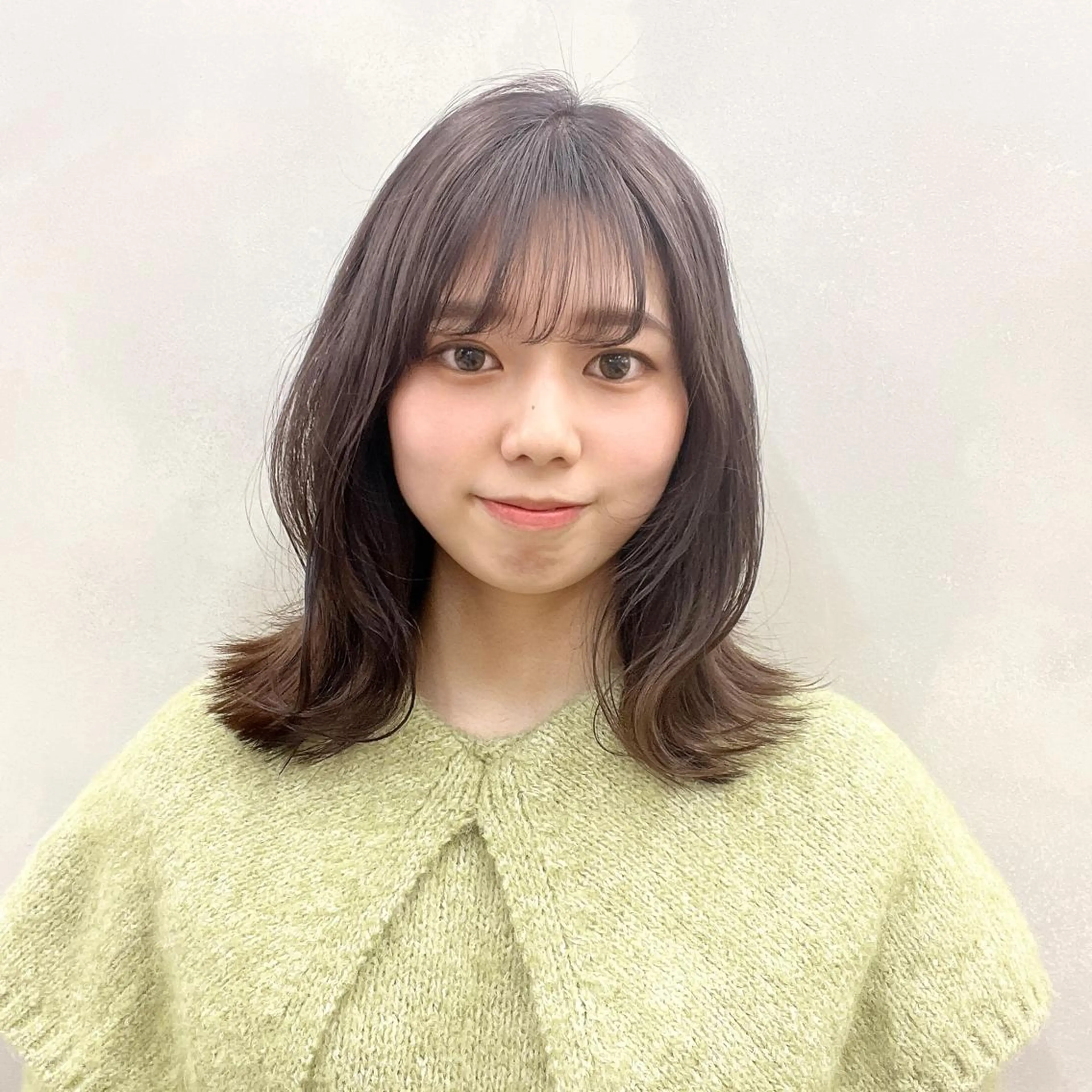 ミディアム カラー 🤍髪質改善➕透明感 カラー🤍川上葵のヘアスタイル