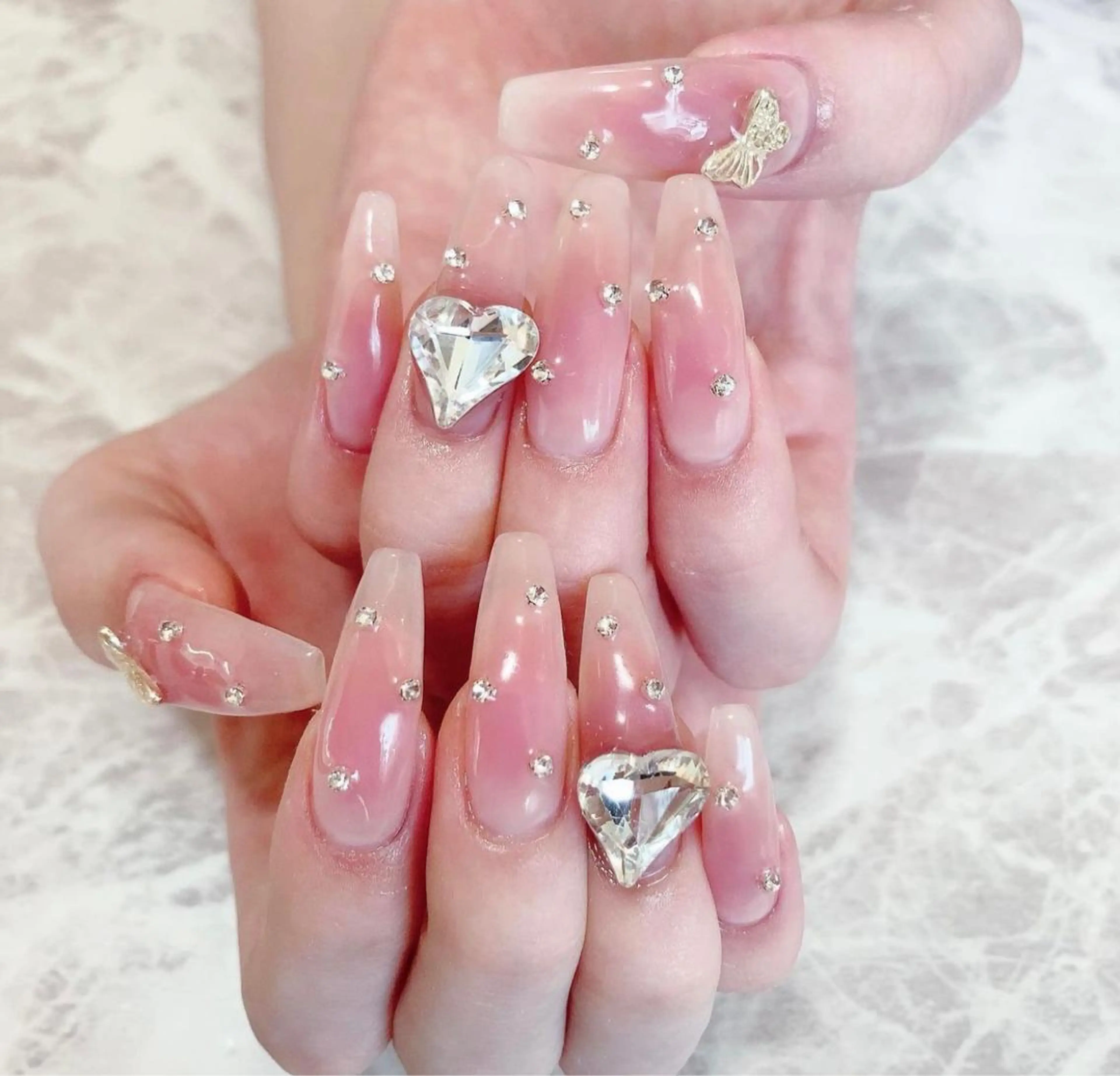 ネイル ストーンネイル ハンドネイル She   Nail所属・ISA_ BELLAのネイルデザイン