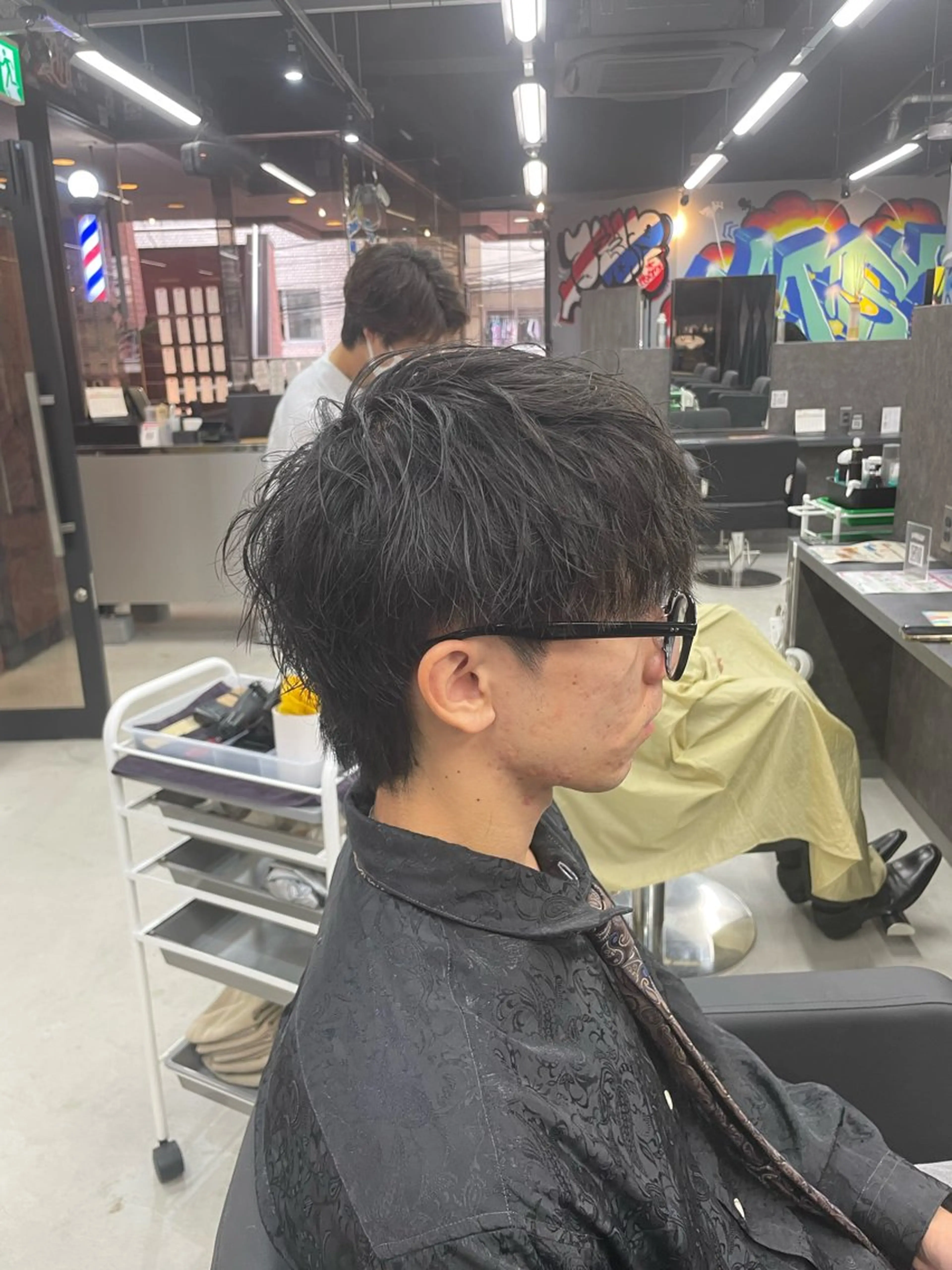 ショート メンズ カット ヘアセット メンズならお任せ フェザー／波巻きのヘアスタイル