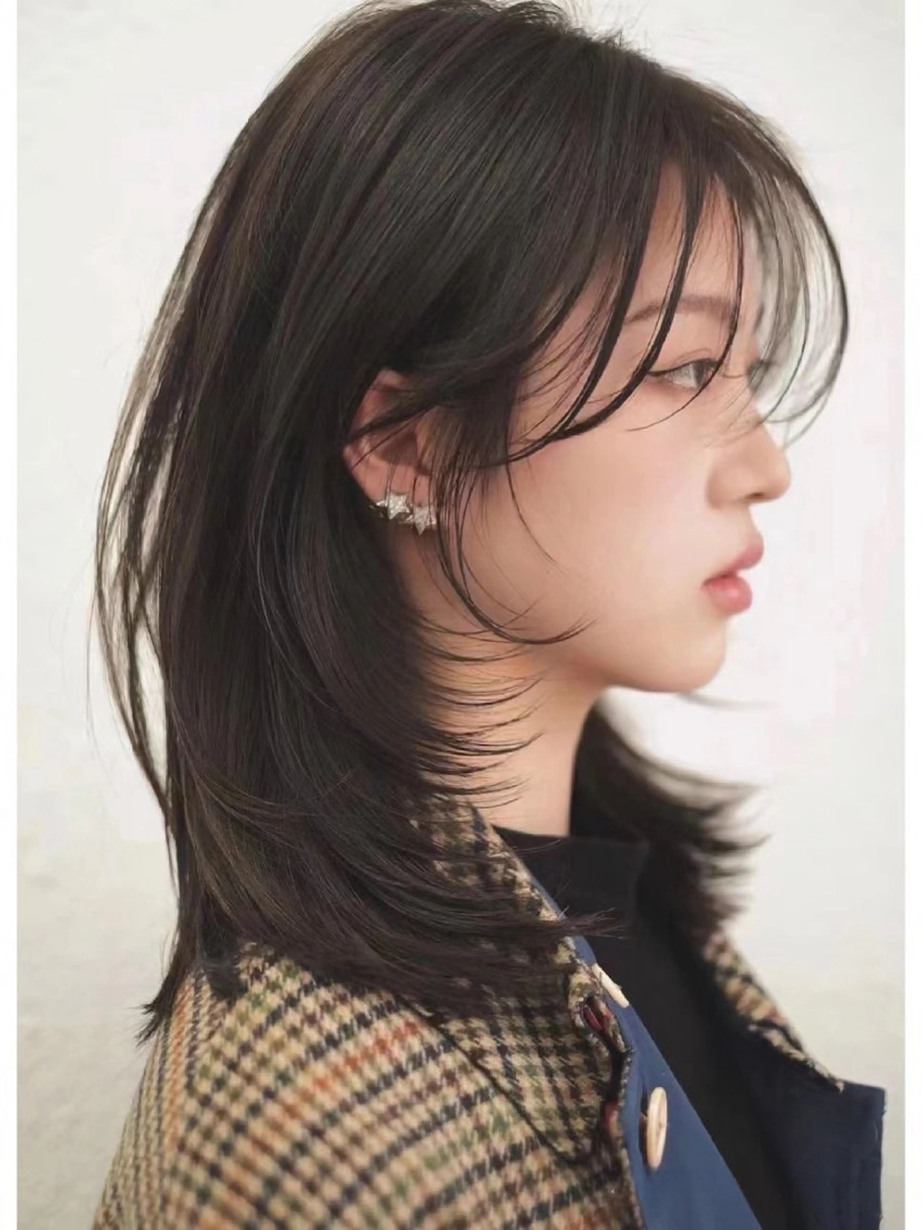 ミディアム カラー レイヤーカット 外ハネヘア カット ヘアカラー トリートメント 鈴木 一貴のヘアスタイル