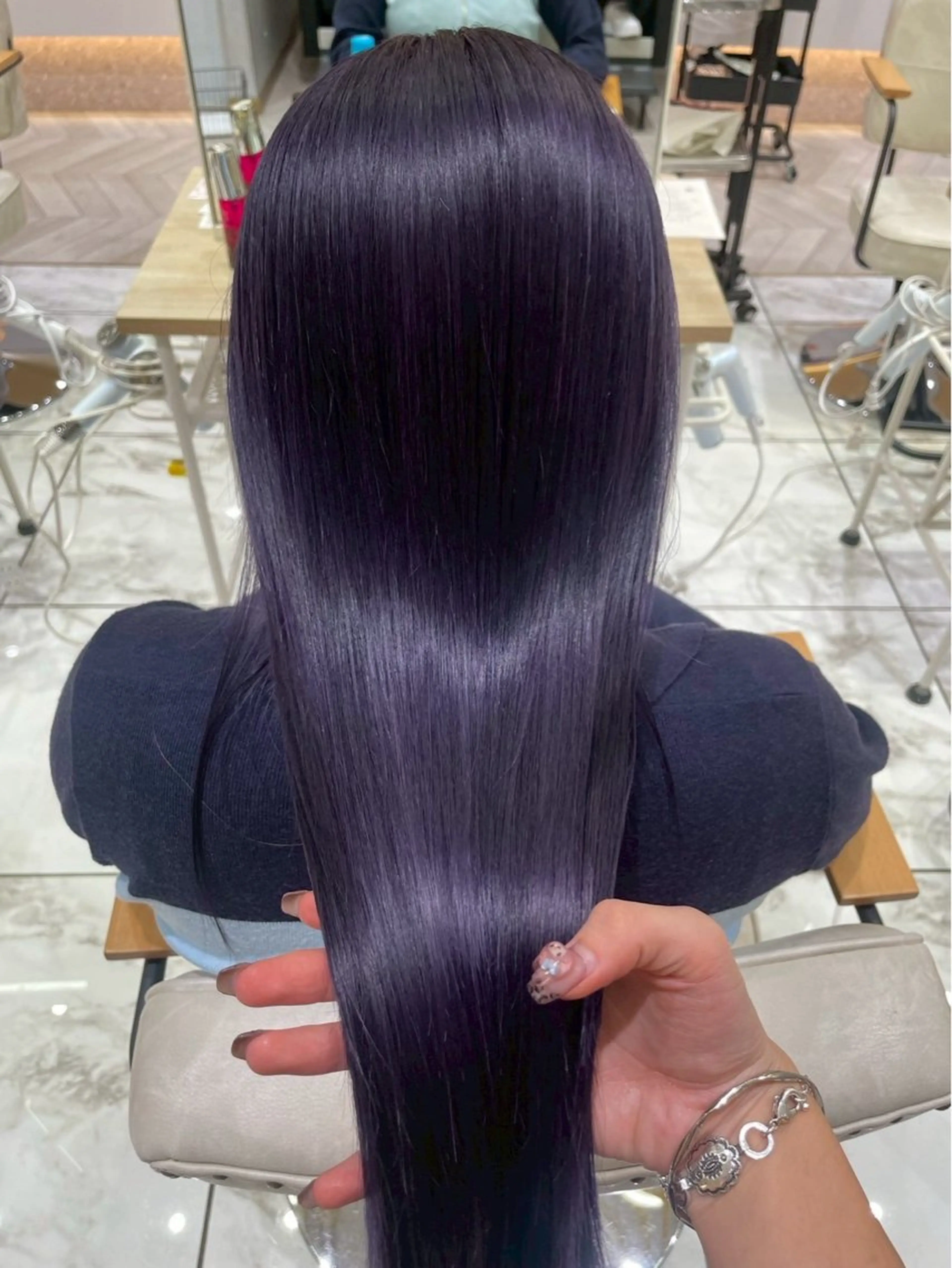 ロング カラー ヘアカラー トリートメント ハイトーン/レイヤー KYOKA🩶のヘアスタイル