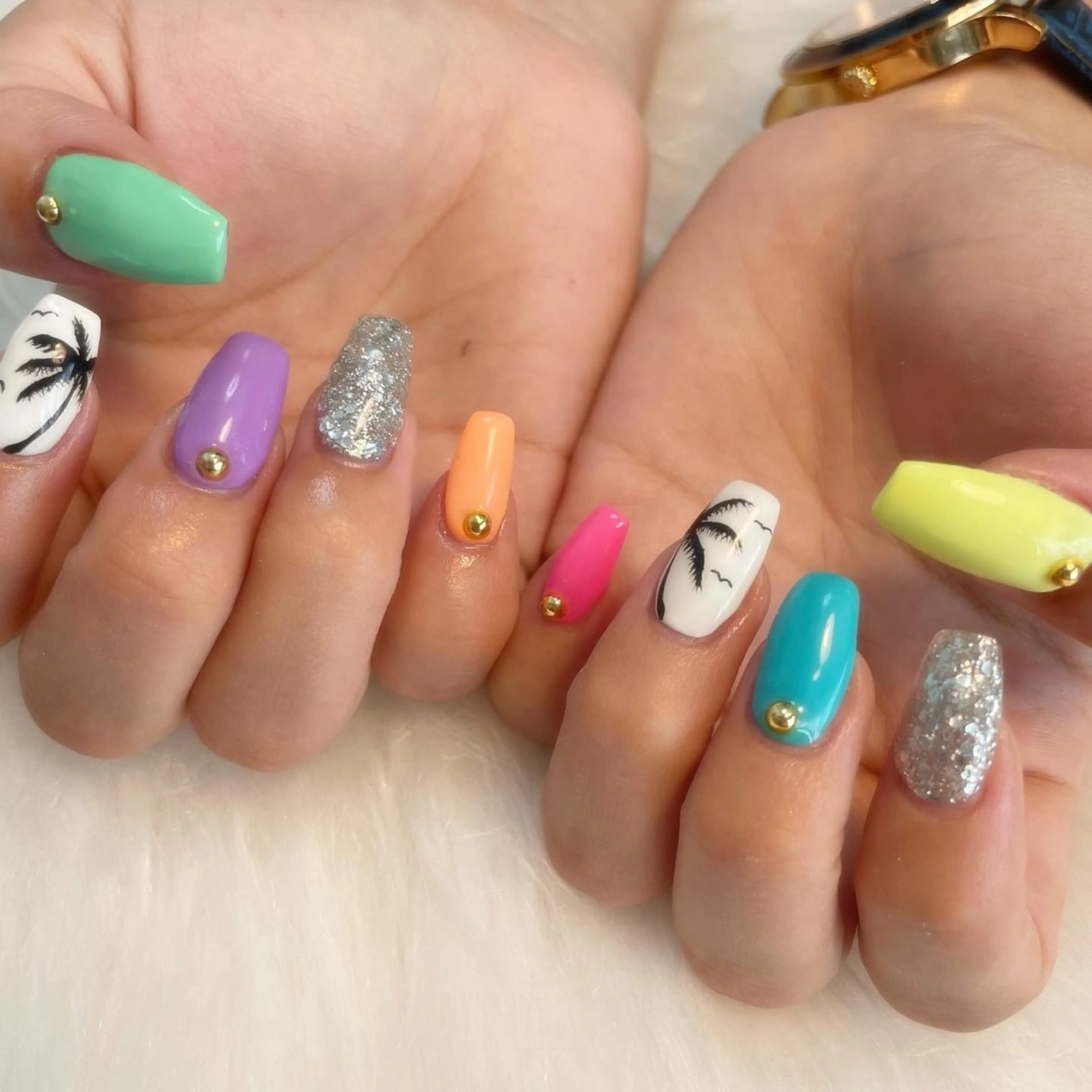 ネイル ハンドネイル ゴテゴテ💙ワンホン リオナのネイルデザイン