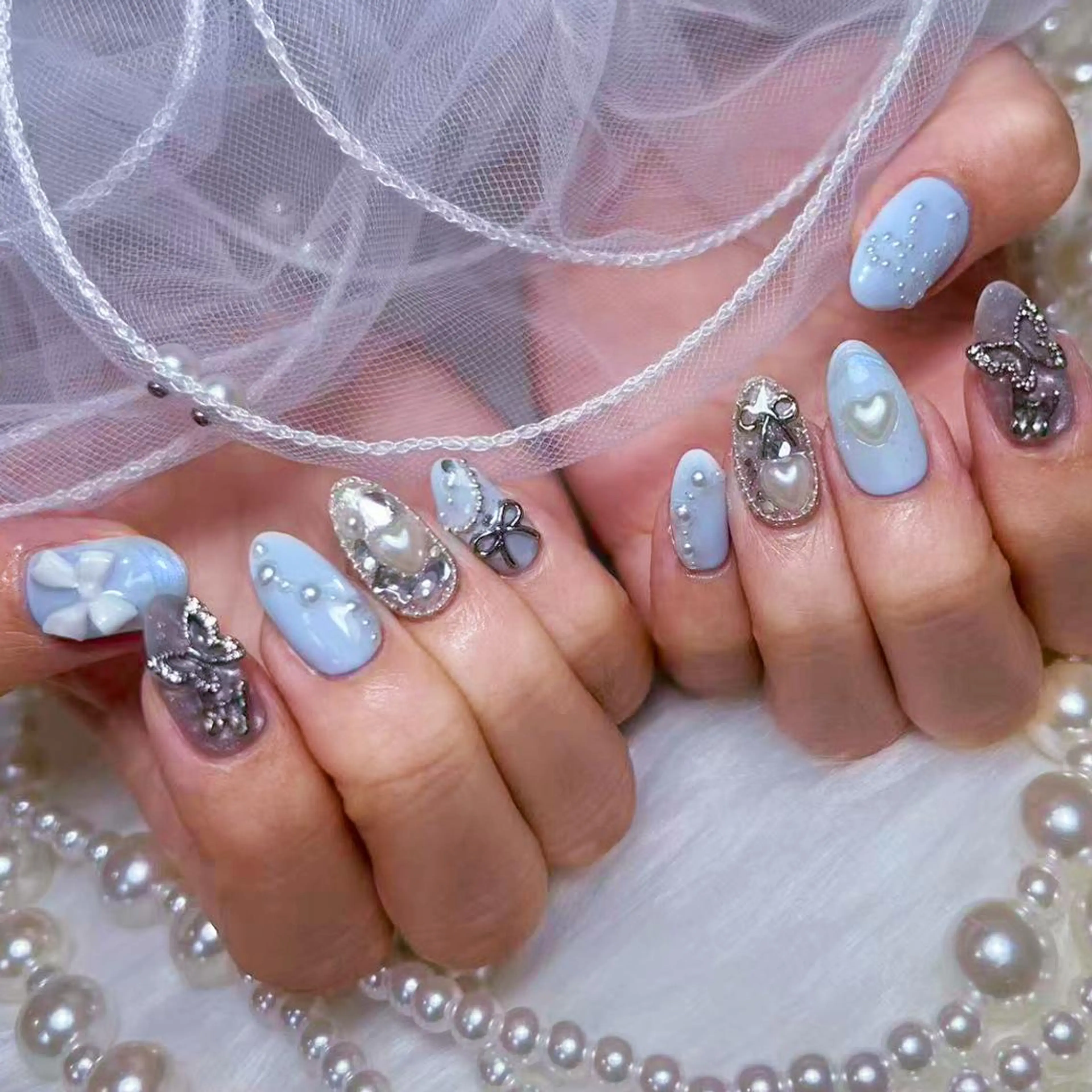 ネイル アートネイル オーロラネイル ガーリー キラキラネイル 韓国ネイル ハンドネイル YOYO 💅のネイルデザイン