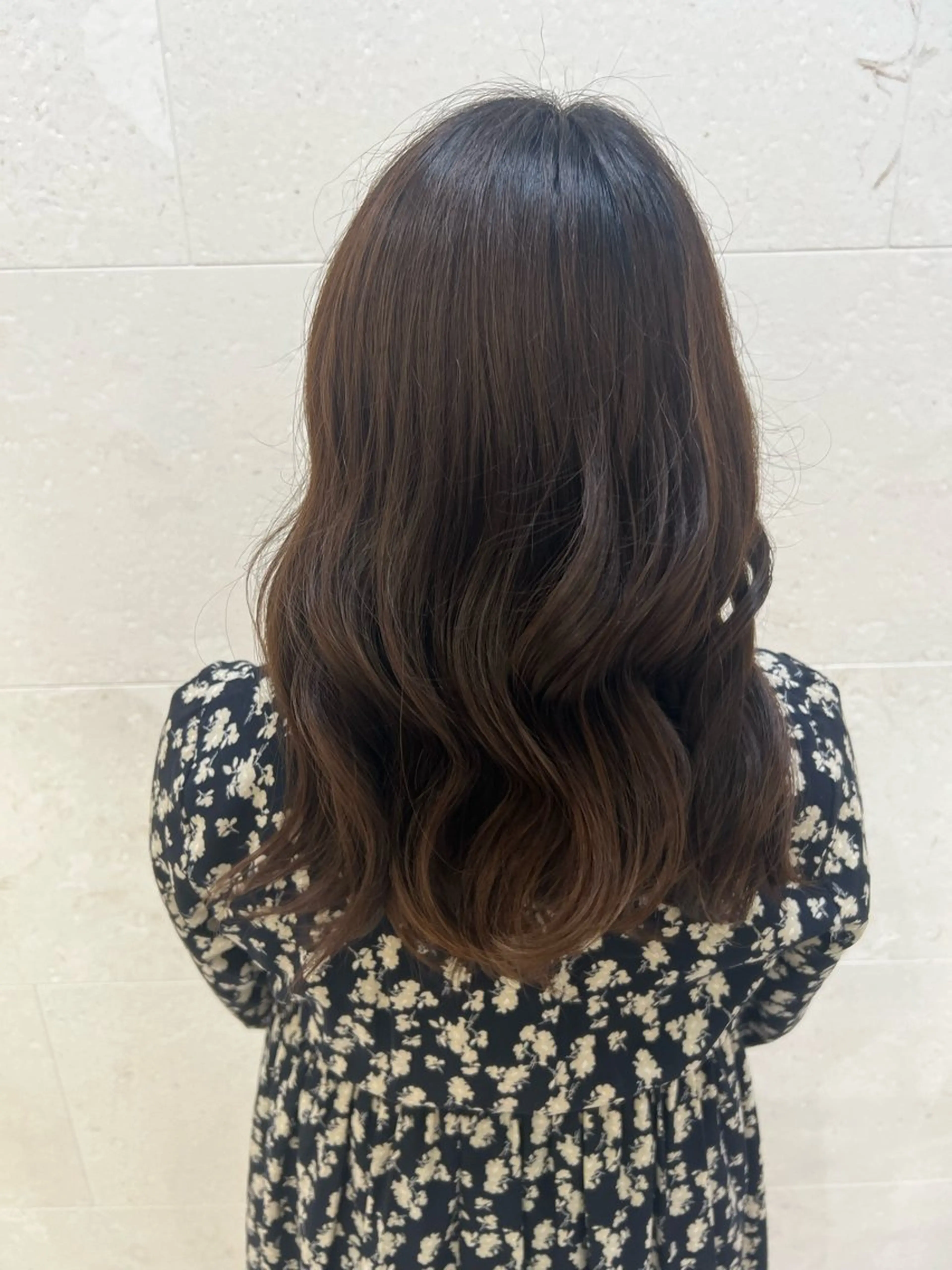 ロング カラー ブラウンカラー ラベンダーカラー ヘアカラー 鈴木 愛華のヘアスタイル