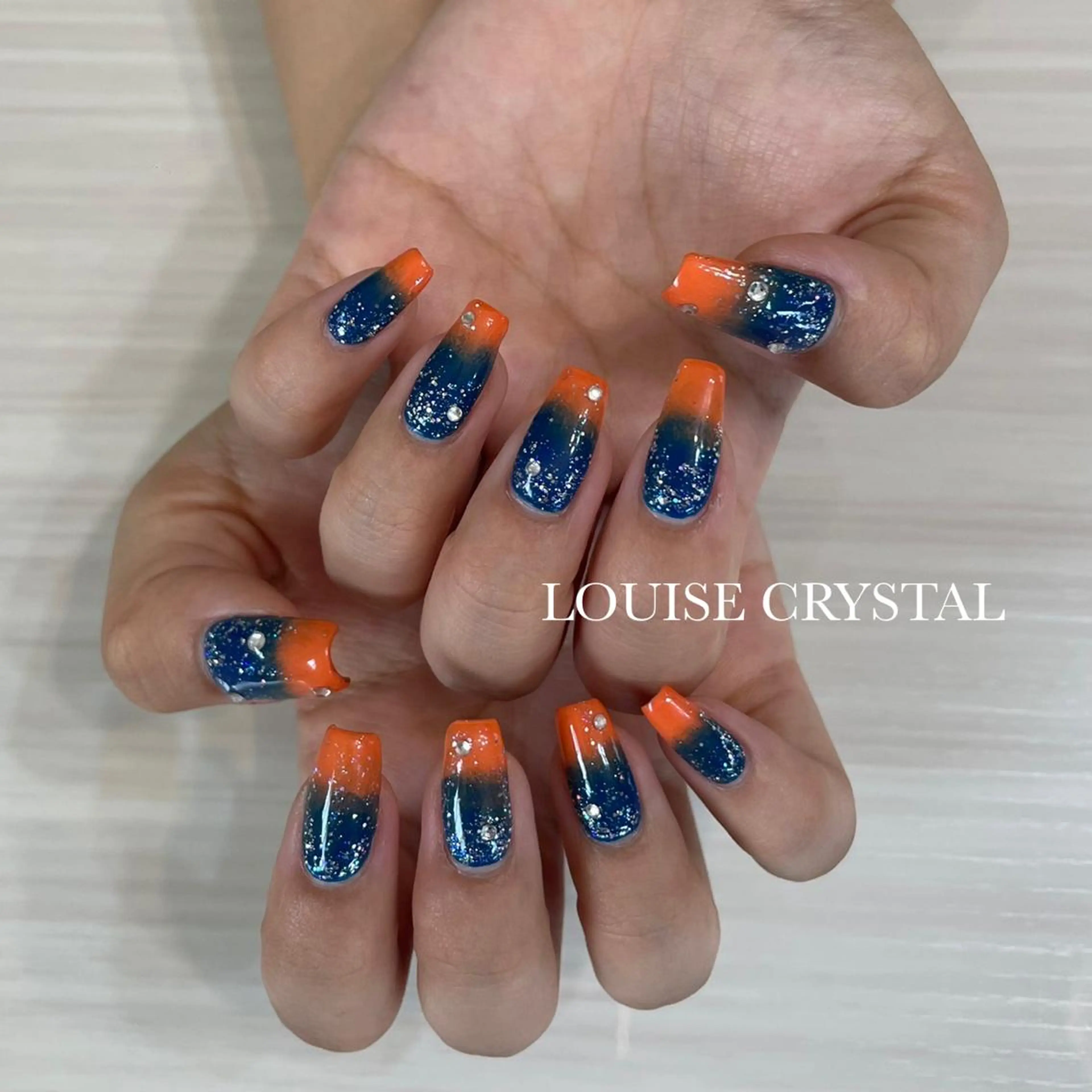 ネイル ハンドネイル LOUISE CRYSTALのネイルデザイン