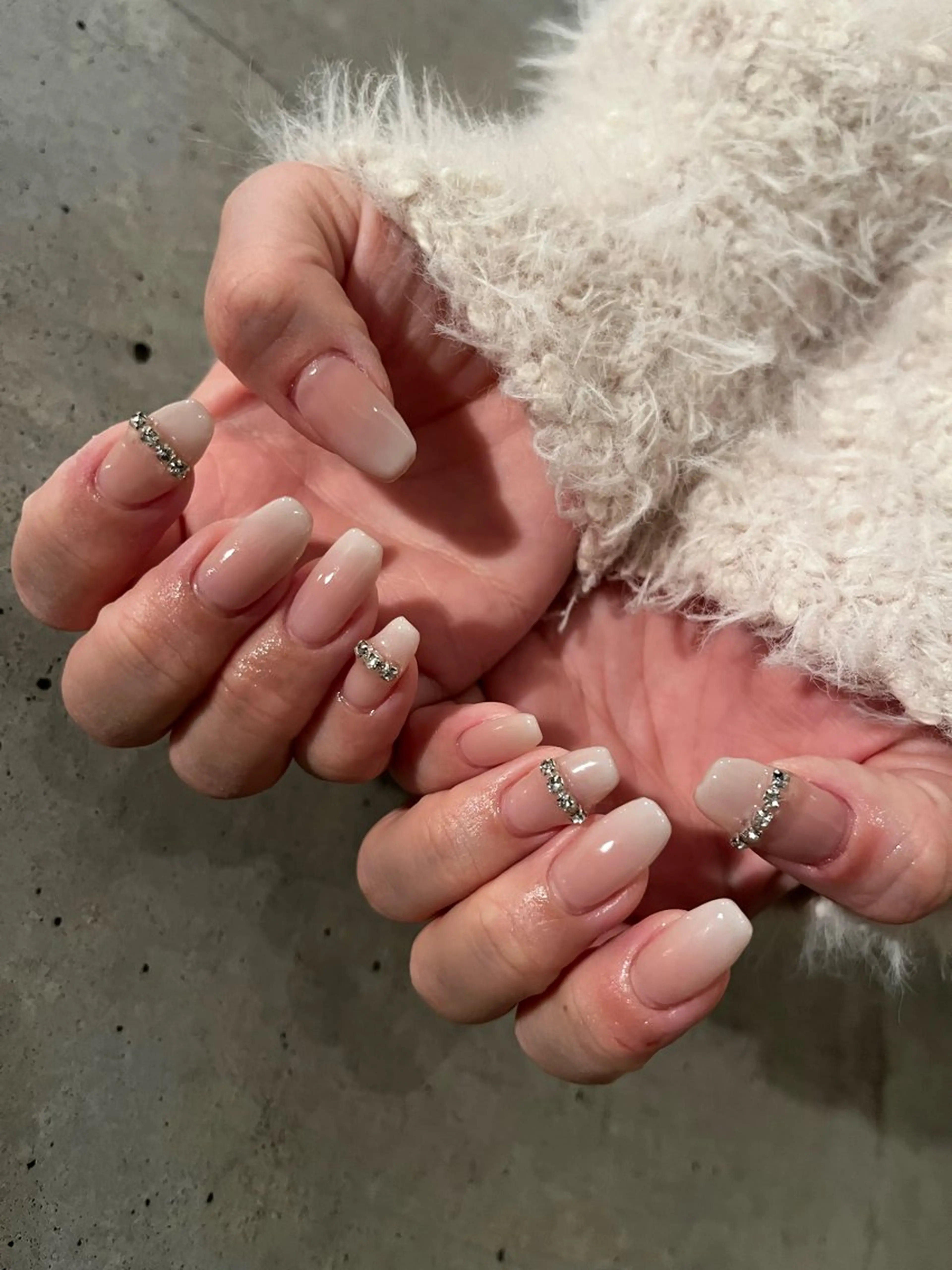 ネイル キラキラネイル ホワイト ハンドネイル DariL Ayaのネイルデザイン