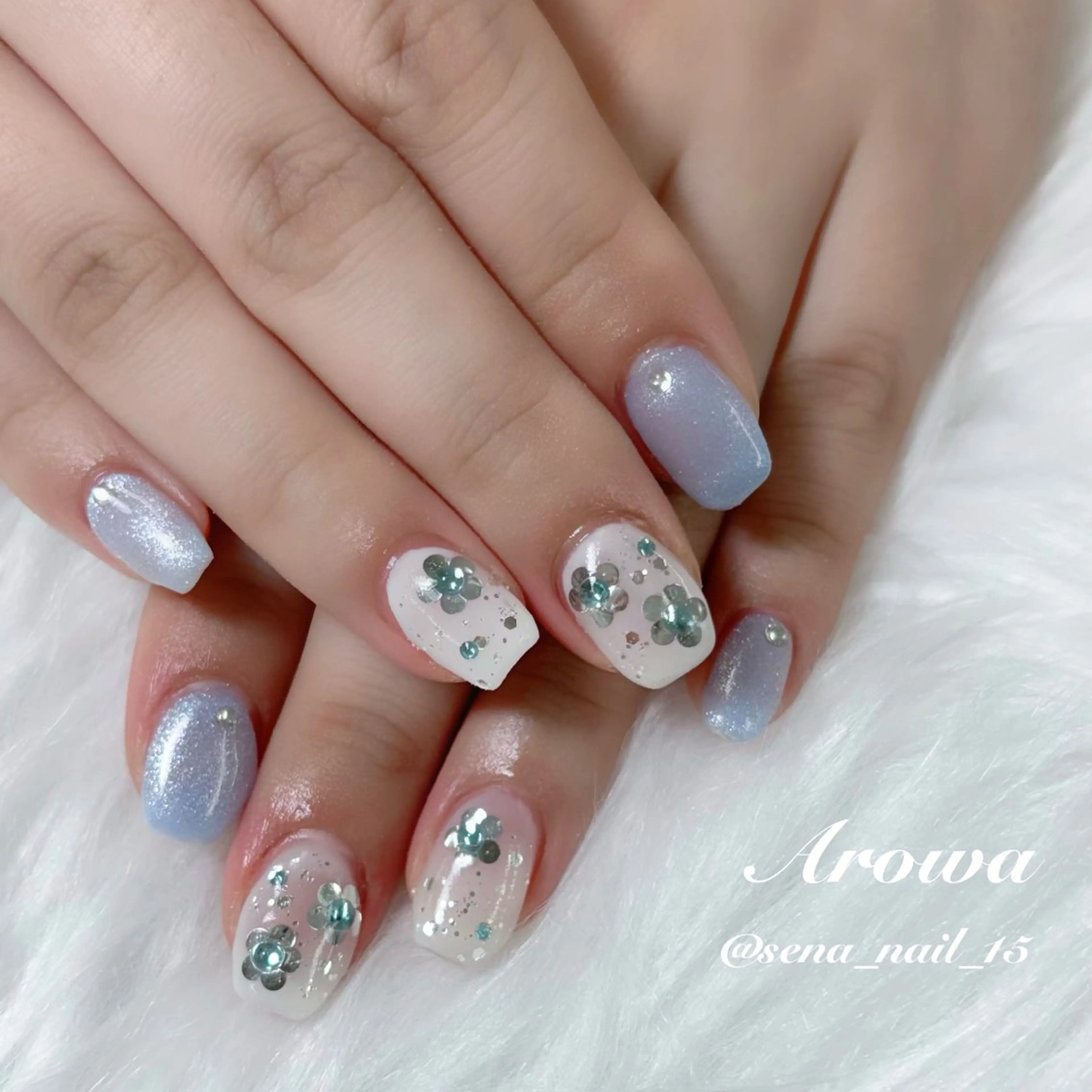 【hand】盛り放題🤍💅🏻の写真