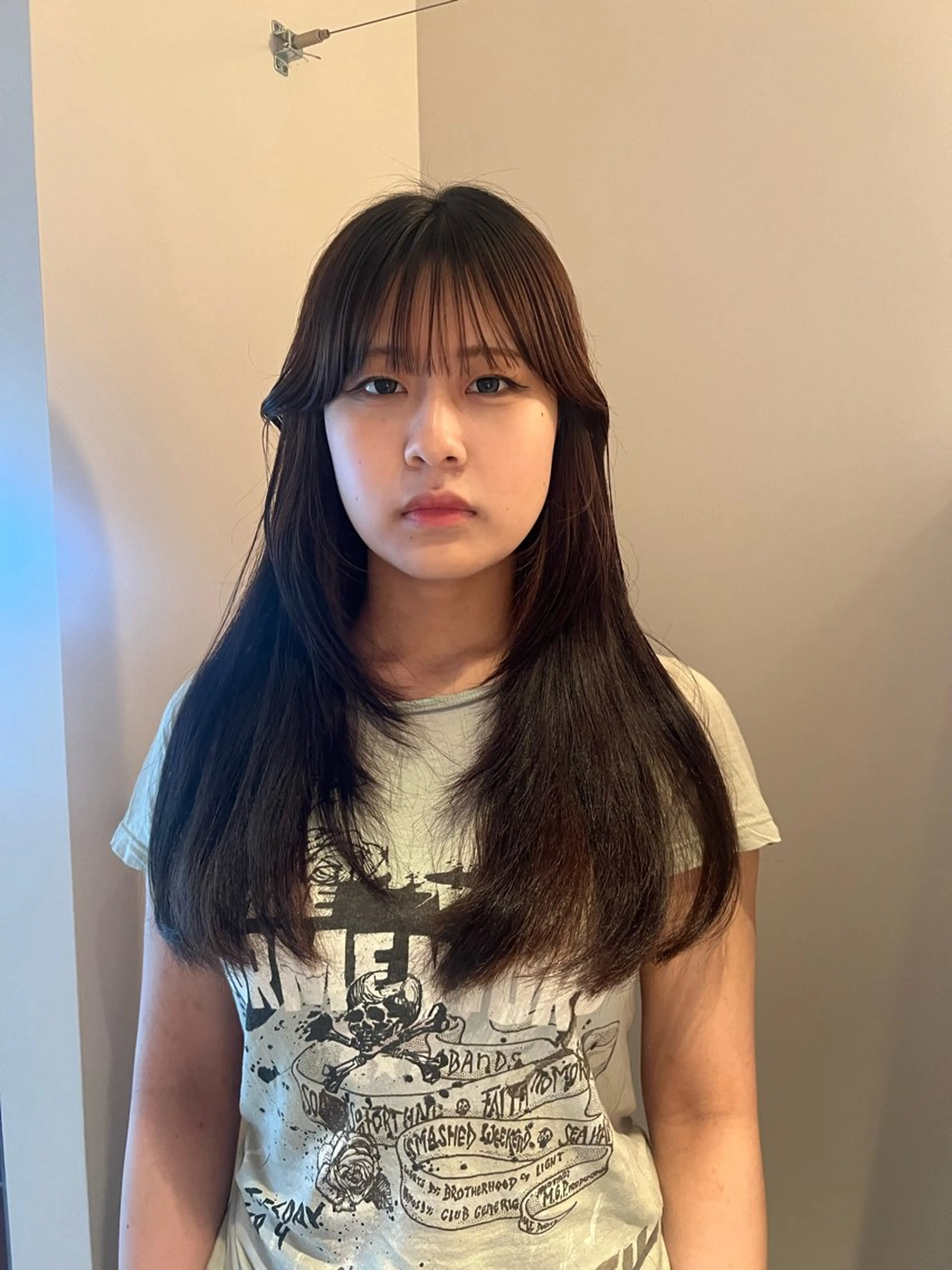 ロング レイヤーカット 伊藤 美咲のヘアスタイル