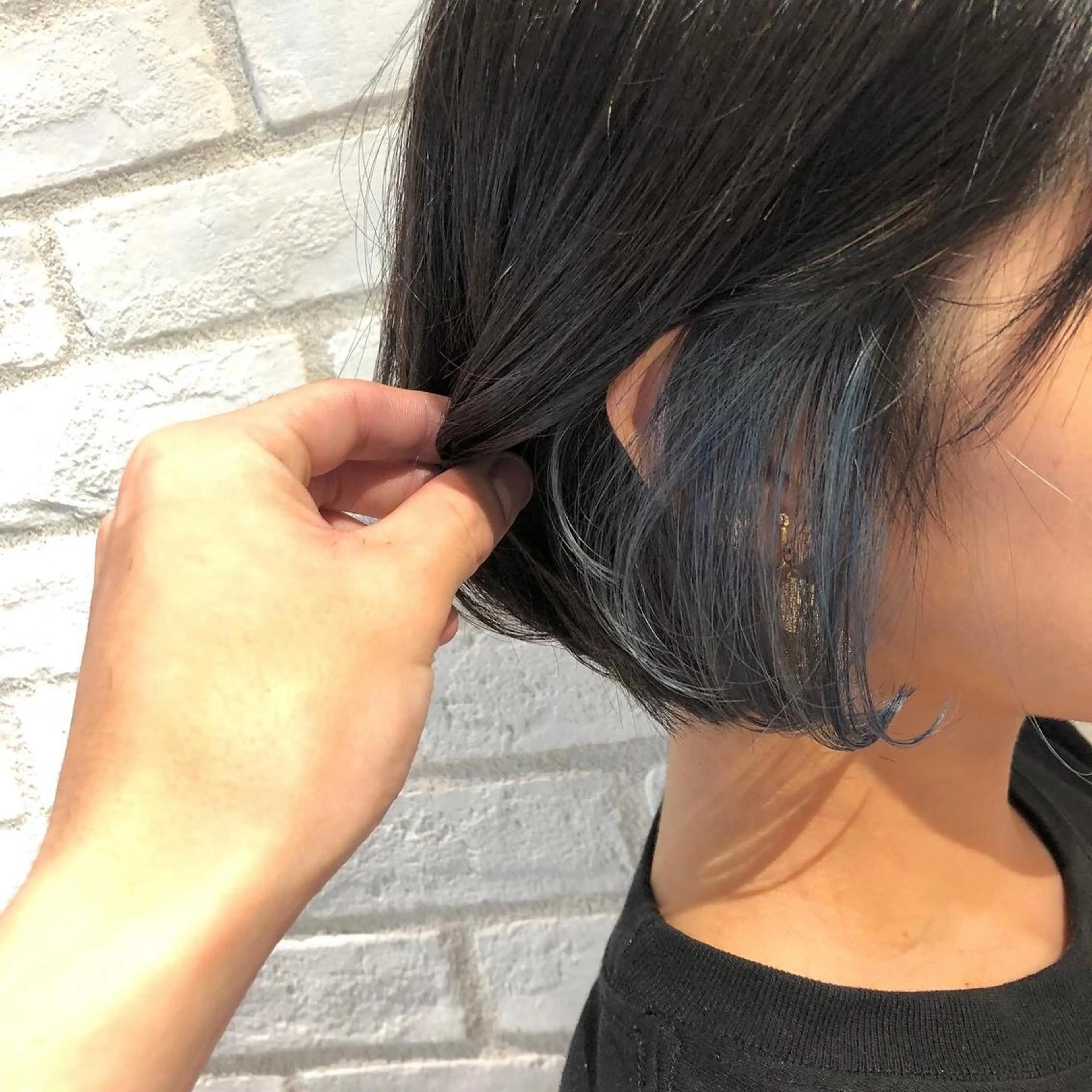 ショート カラー ブルーカラー イヤリングカラー 【ショート、艶髪】 新海龍哉のヘアスタイル