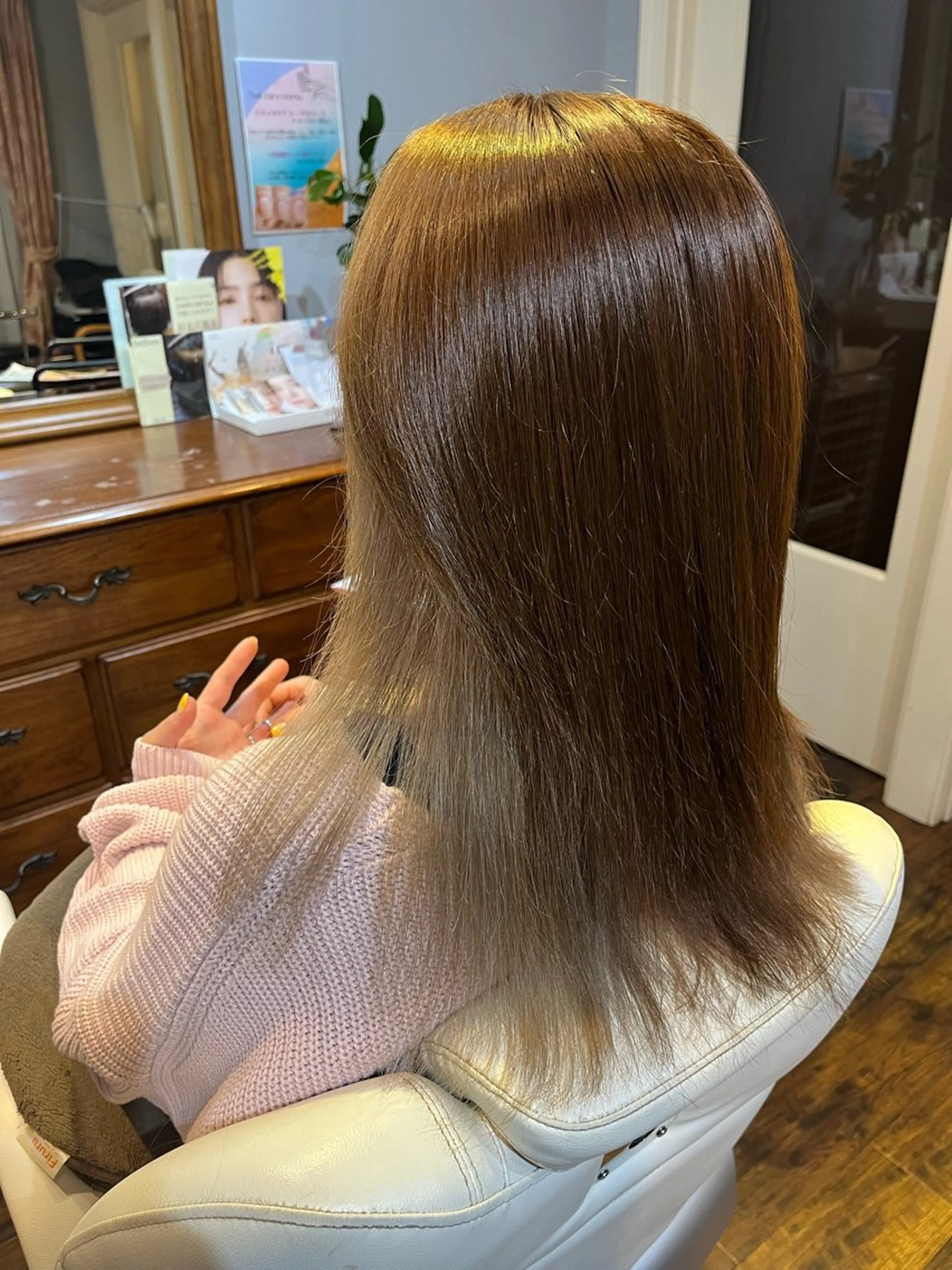 ミディアム カラー ブラウンカラー シルバー ヘアカラー 【jam】横山 真優華のヘアスタイル