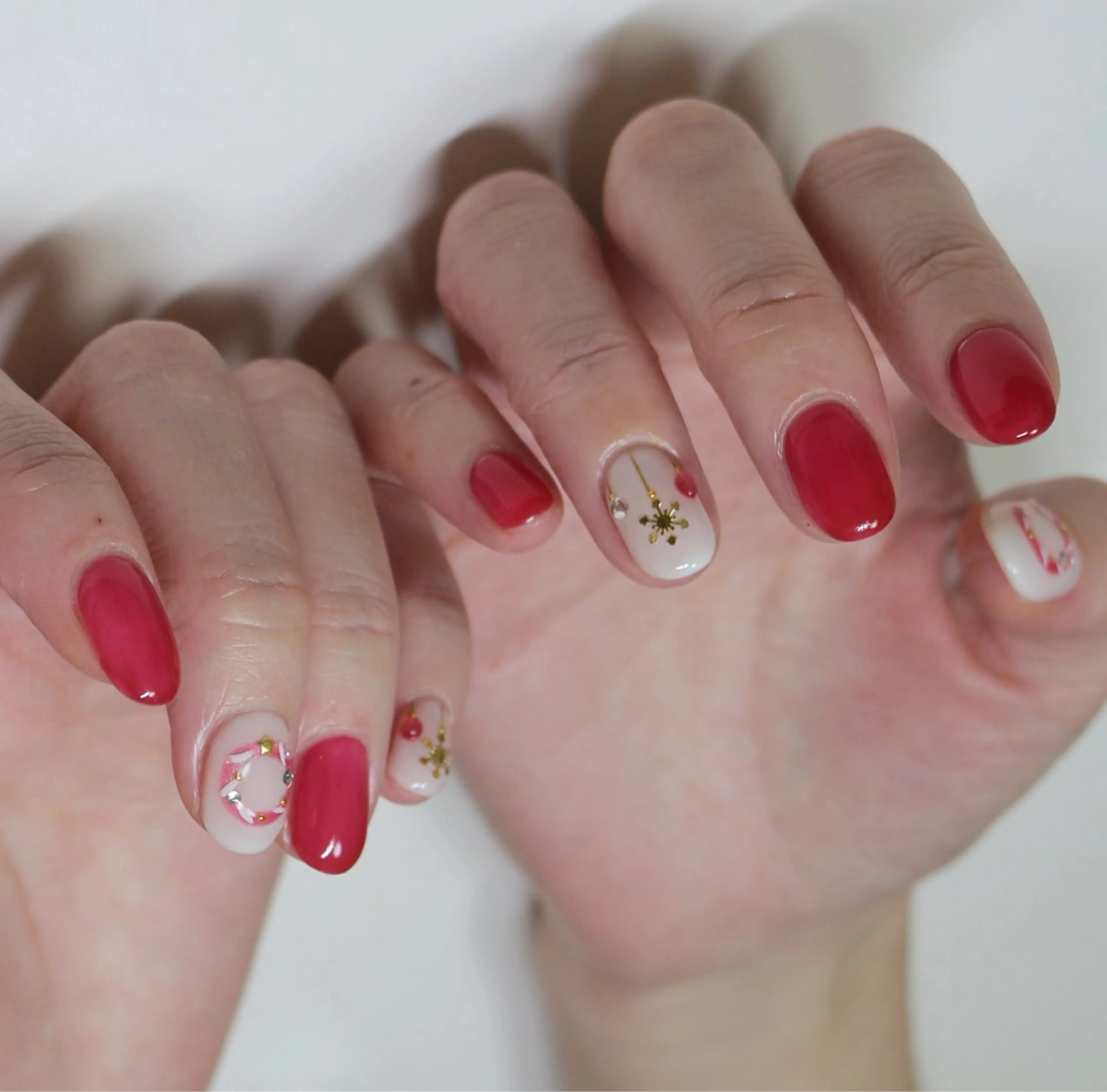 ネイル キラキラネイル 韓国ネイル ニュアンスネイル ピンク ワンホンネイル ハンドネイル Baku Nailsのネイルデザイン